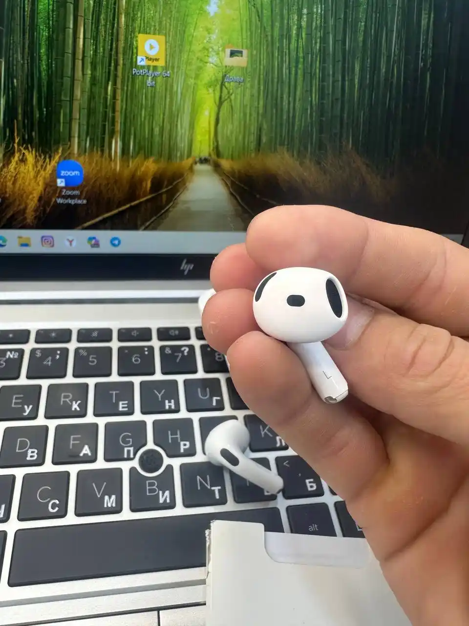 Беспроводные наушники Pods 4 сенсорным управлением для iPhone и Android