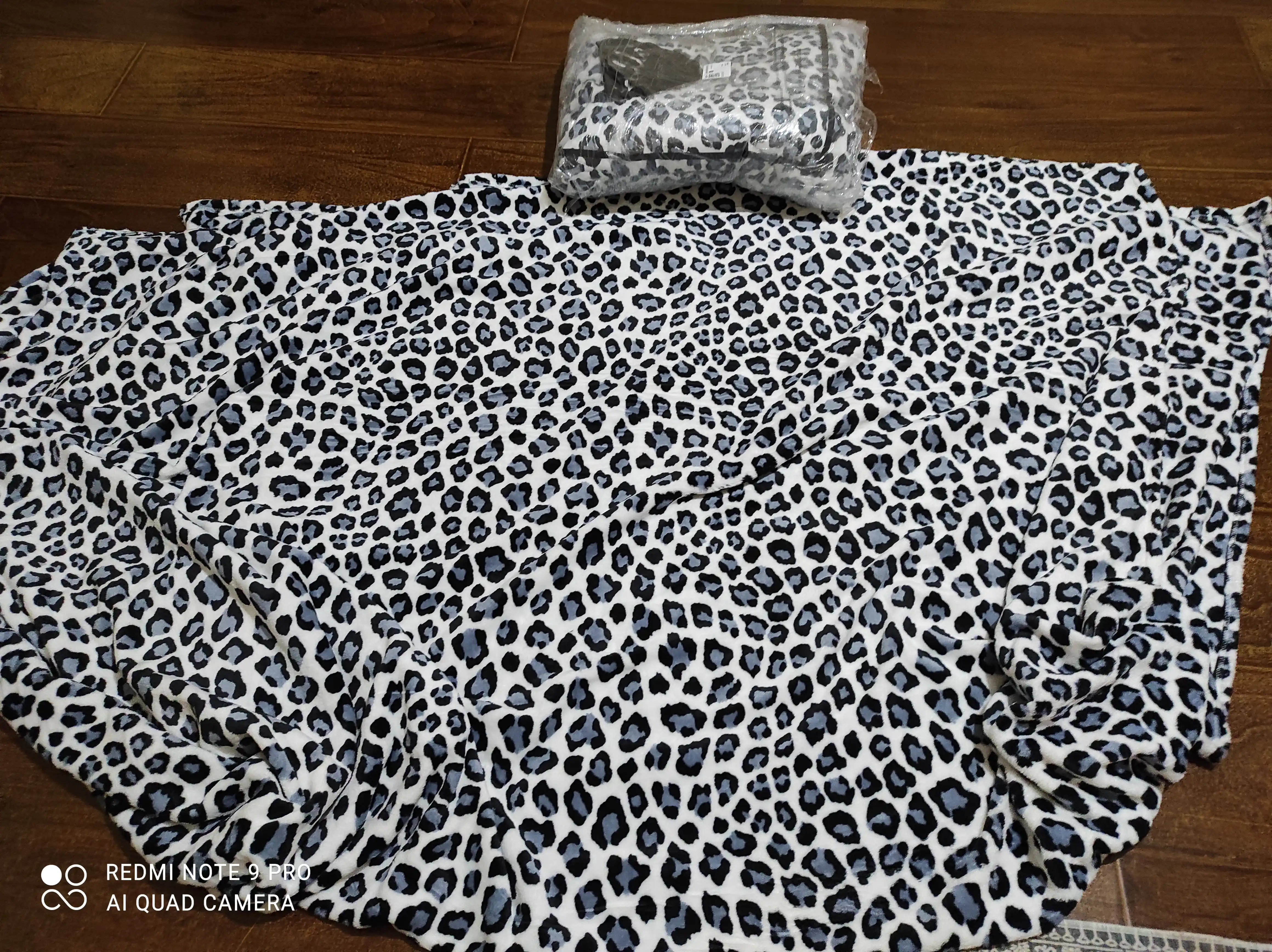 Momiq pled 200×230 sm, kuzgi 1 qavatli adyol,yotoq va divan uchun yumshoq yopinchig‘