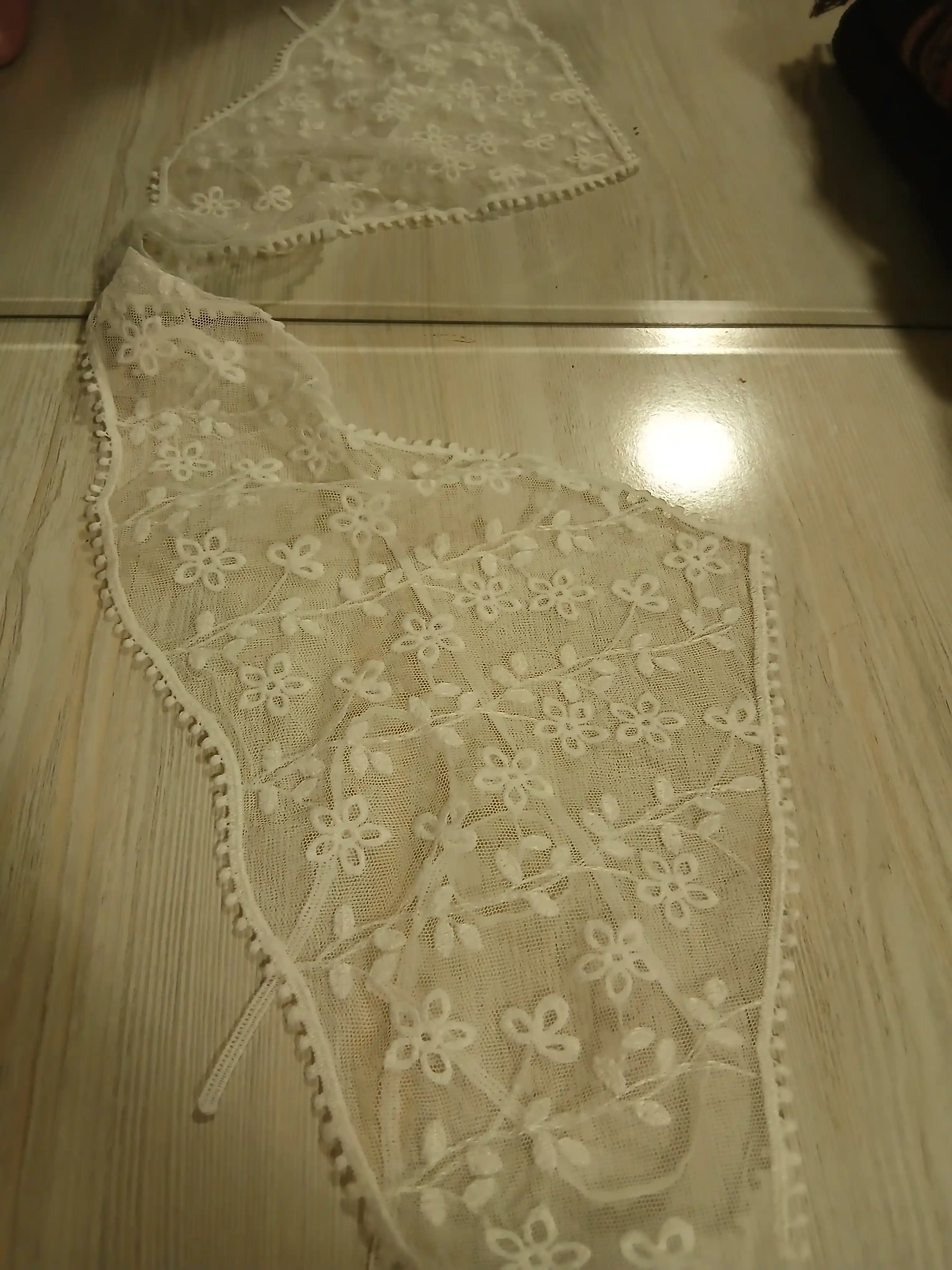 Ayollar va qizlar uchun nafis to‘rli bandana, uchburchak ro‘mol