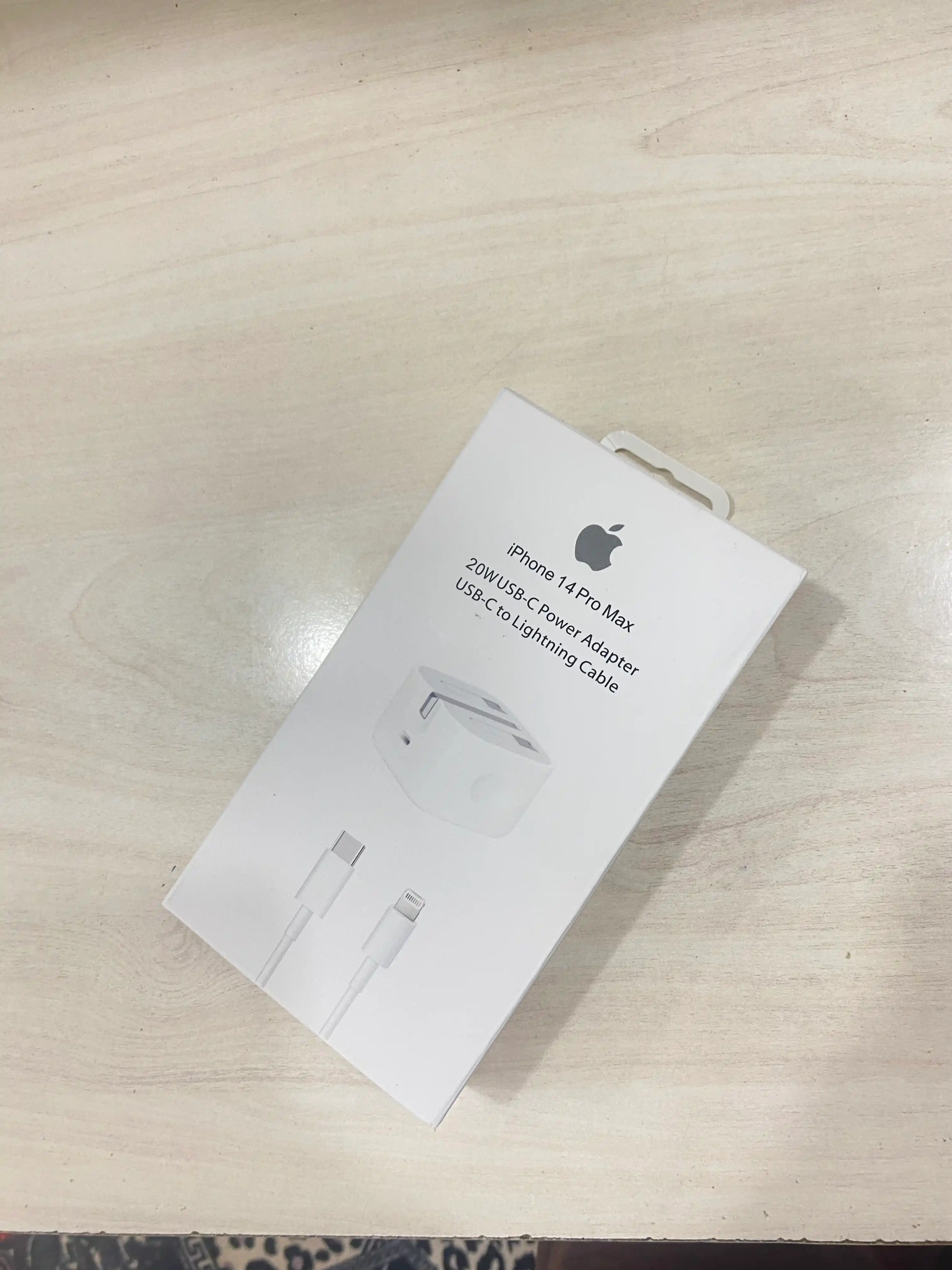 Зарядное устройство для iPhone, быстрая зарядка 20 Вт, с кабелем Type-C — Lightning