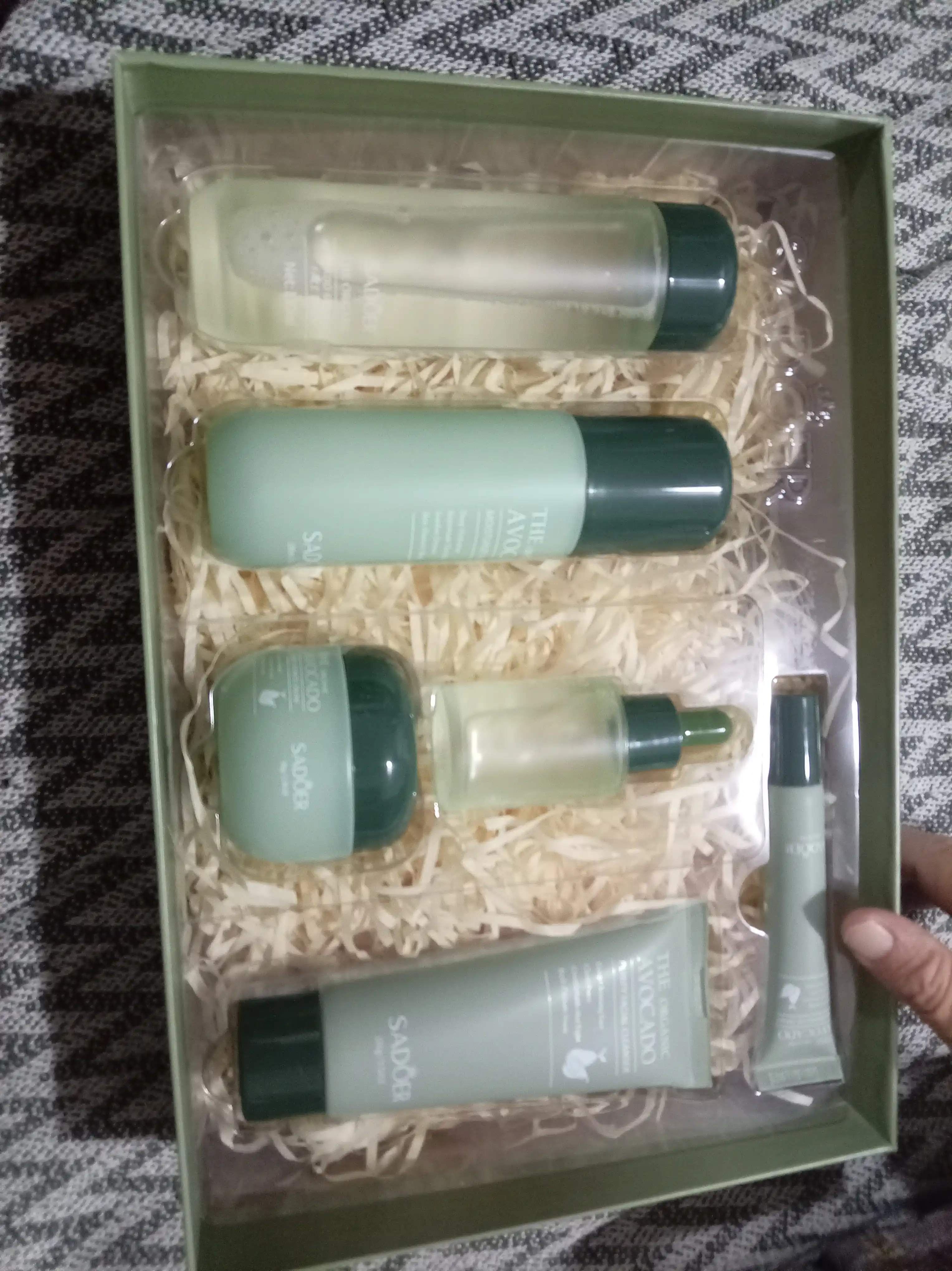 SADOER 6 tasi 1 da yuz parvarishi to‘plami – Avocado / Snail / Collagen / Vitamin E