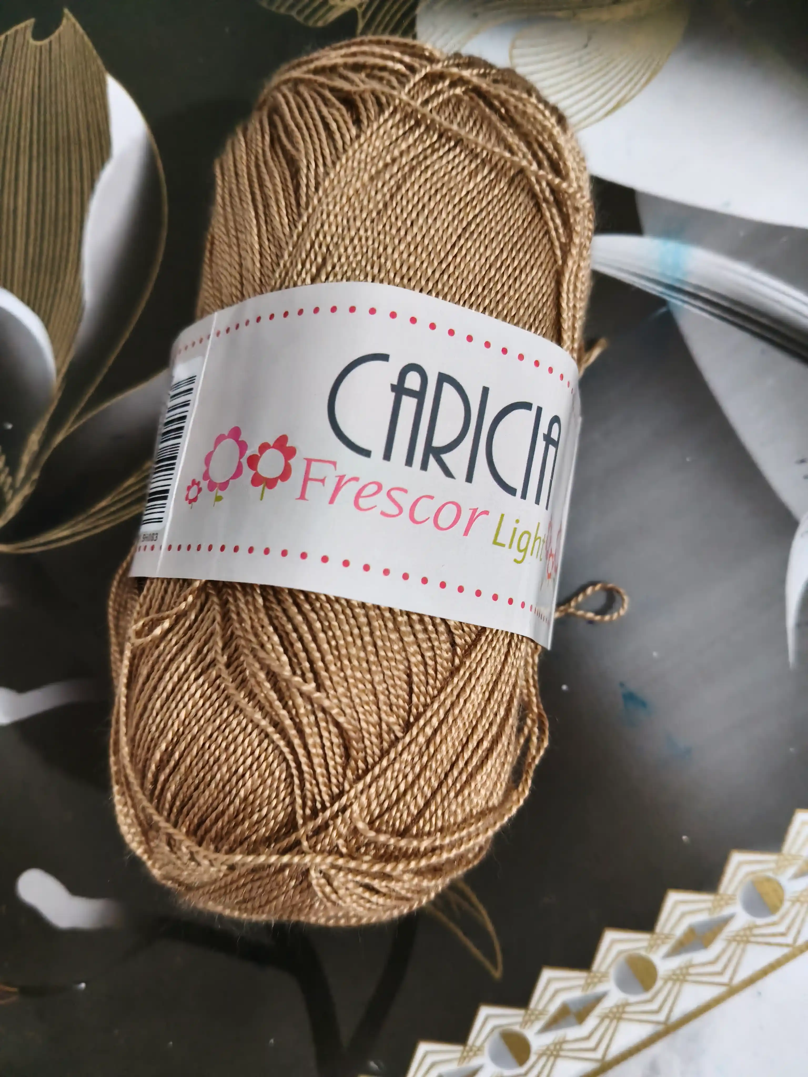 To'quv ipi Caricia - 375 m, 75 g, 100 % akril, qadoqda 1 dona