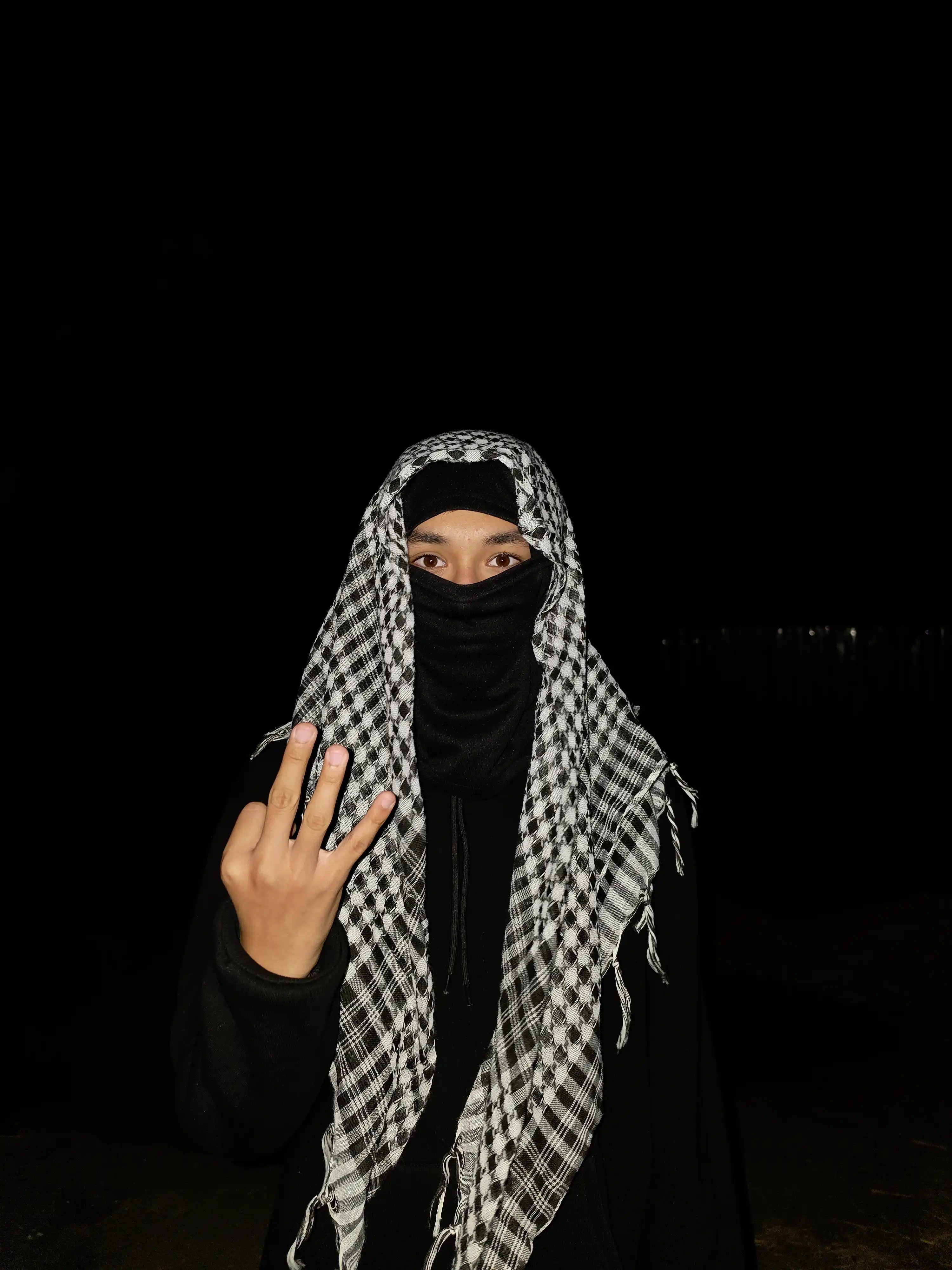 Kufiya (arafatka) – arabcha sharf-ro‘mol 100×100 sm, poliestr, uniseks