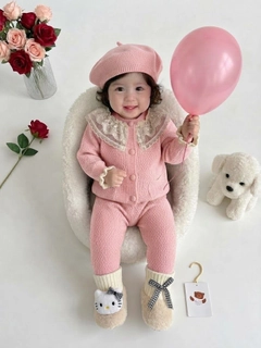 Кораллово-розовый