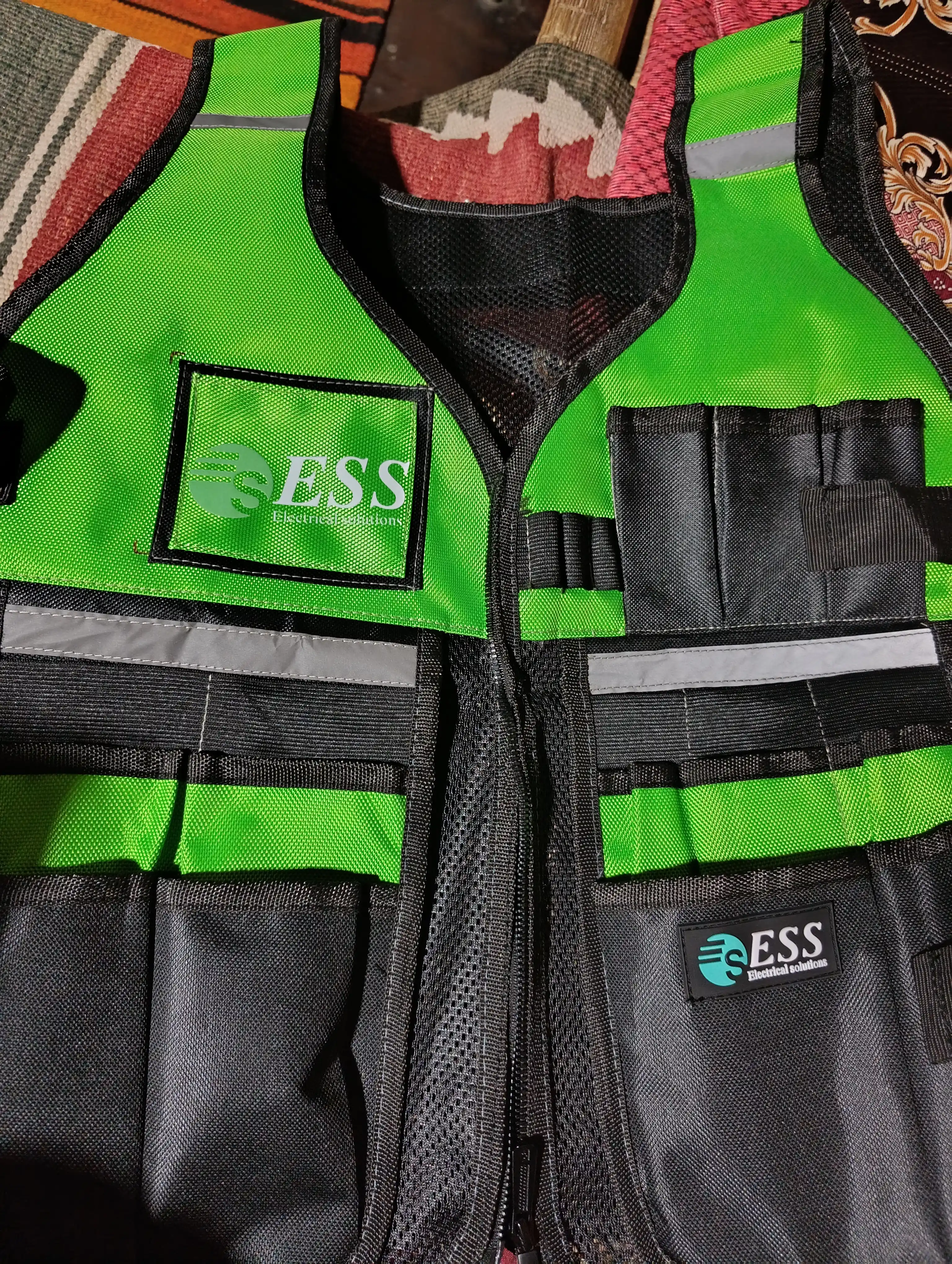 Жилет для инструментов ESS UB011 черно-зеленый, разгрузочный 
