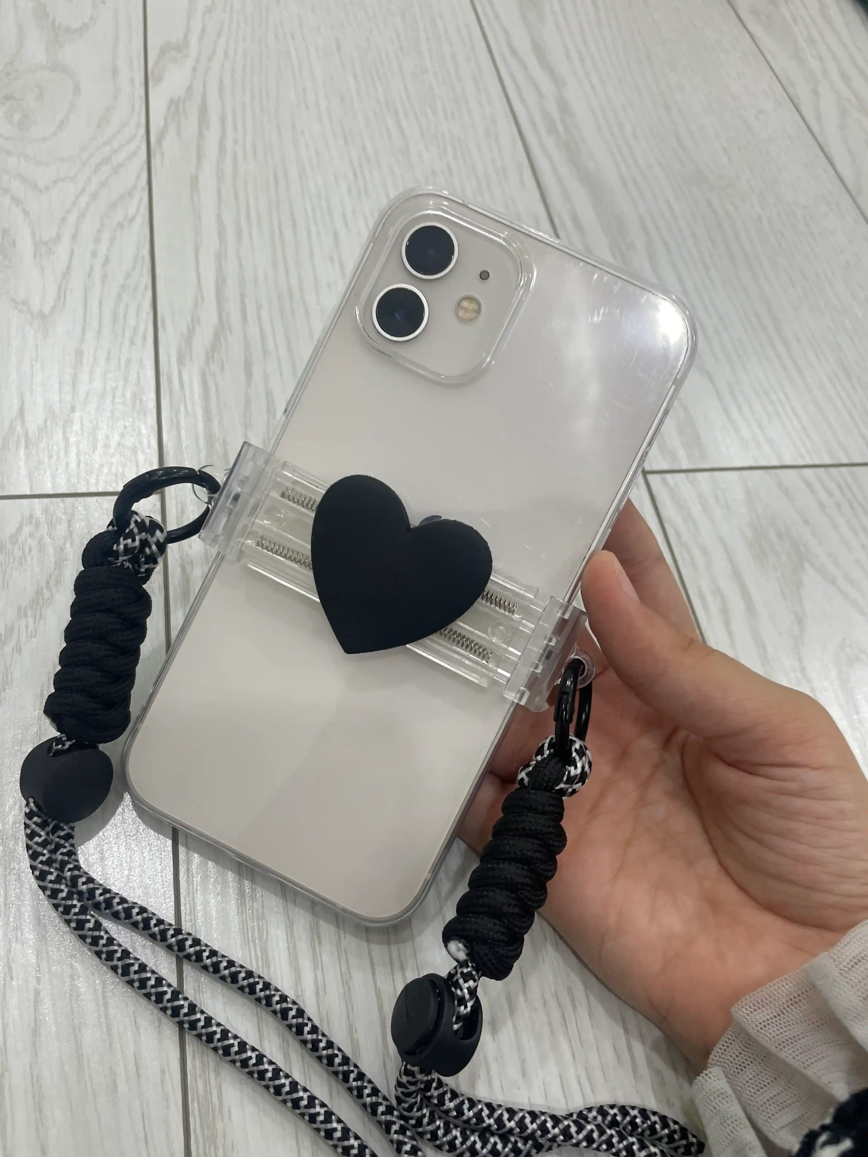 Universal bog`ich istalgan telefon uchun, ushlagich bo`yin va yelkaga, shnurok