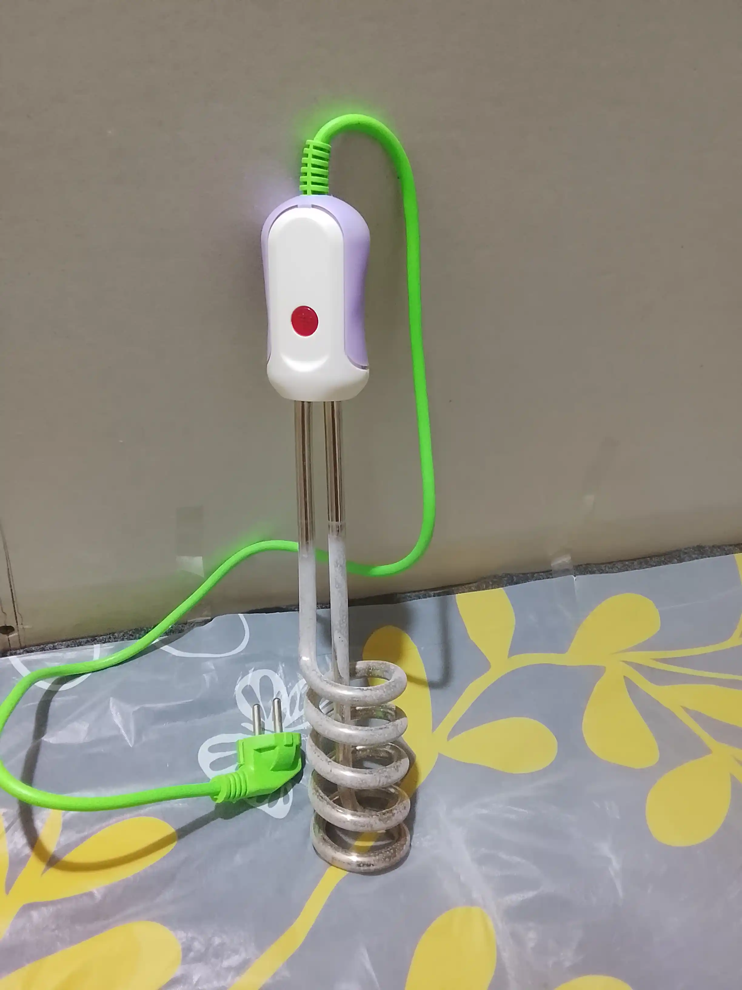 Zanglamaydigan po‘latdan yasalgan elektr qaynatgich 1000-2000 Vt (220-240 V)