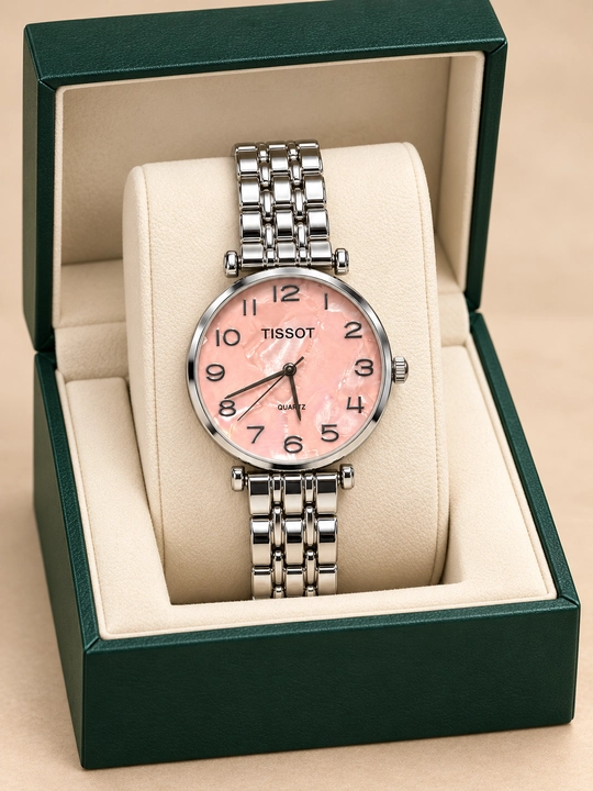 Ayollar qo‘l soati, dumaloq siferblat va bo‘g‘inli bilaguzuk bilan