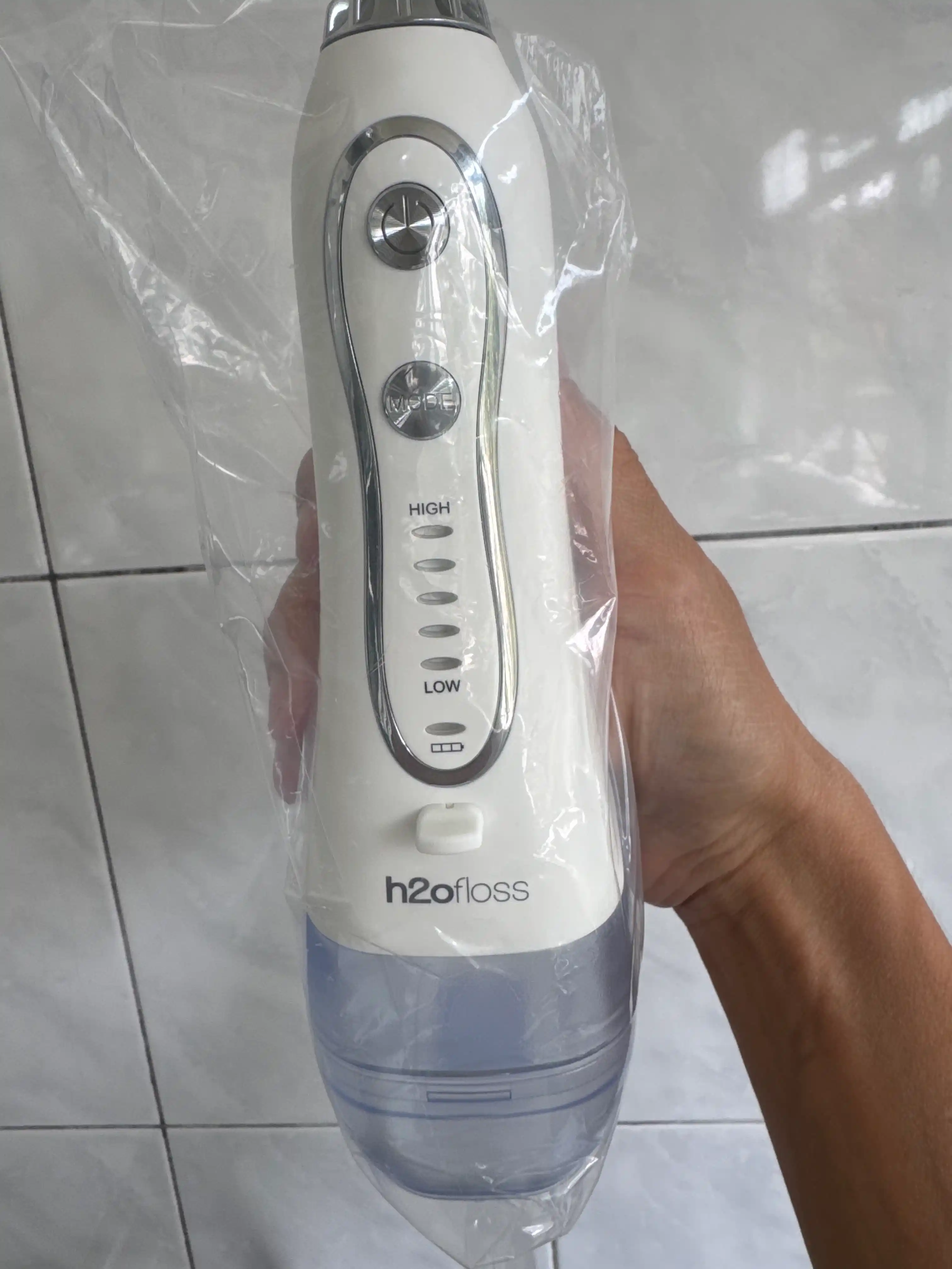 Tishlar uchun H2ofloss og‘iz bo‘shlig‘i uchun portativ irrigator