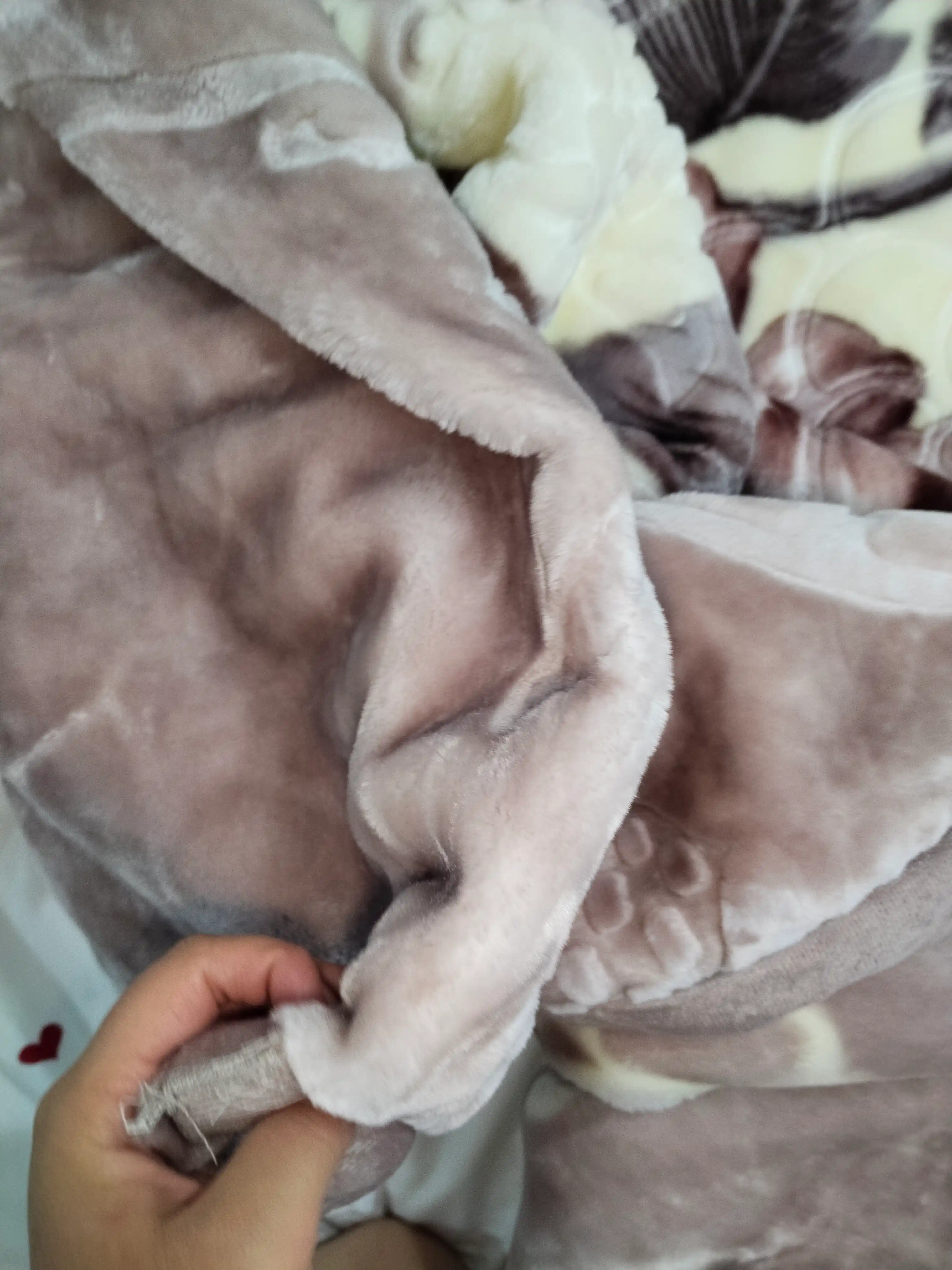 2 kishilik adyol 200×230 sm, yumshoq, issiq, qalin, 5,5 kg — yotoq uchun ko‘rpa