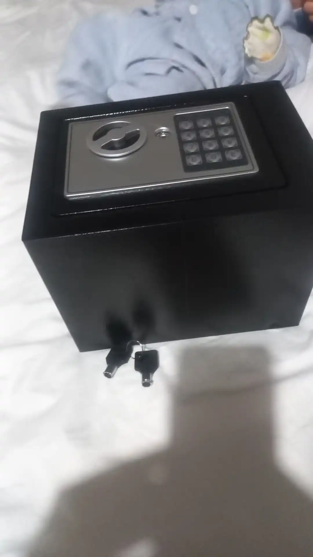 Mini seyf uy va ofis uchun, elektron zamok va kaliti bilan 23x17x17