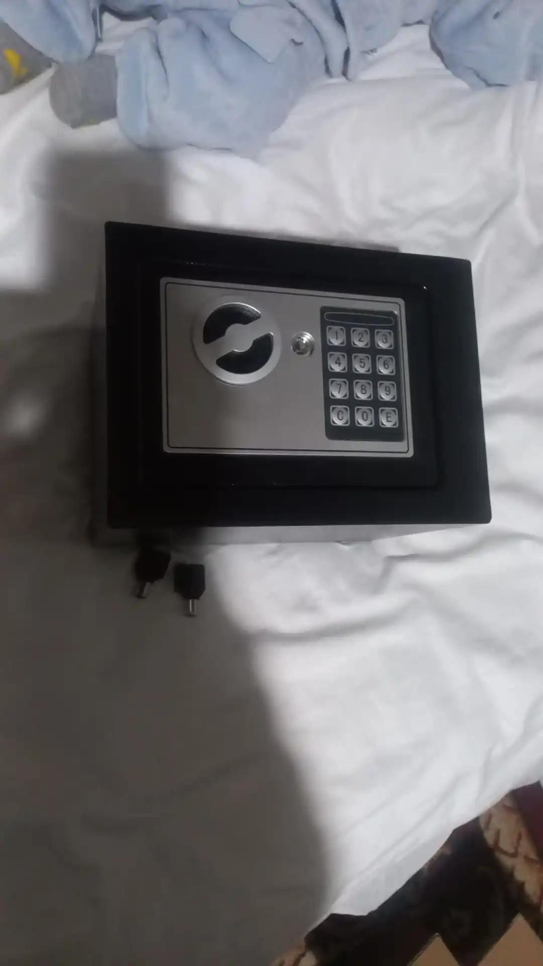 Mini seyf uy va ofis uchun, elektron zamok va kaliti bilan 23x17x17