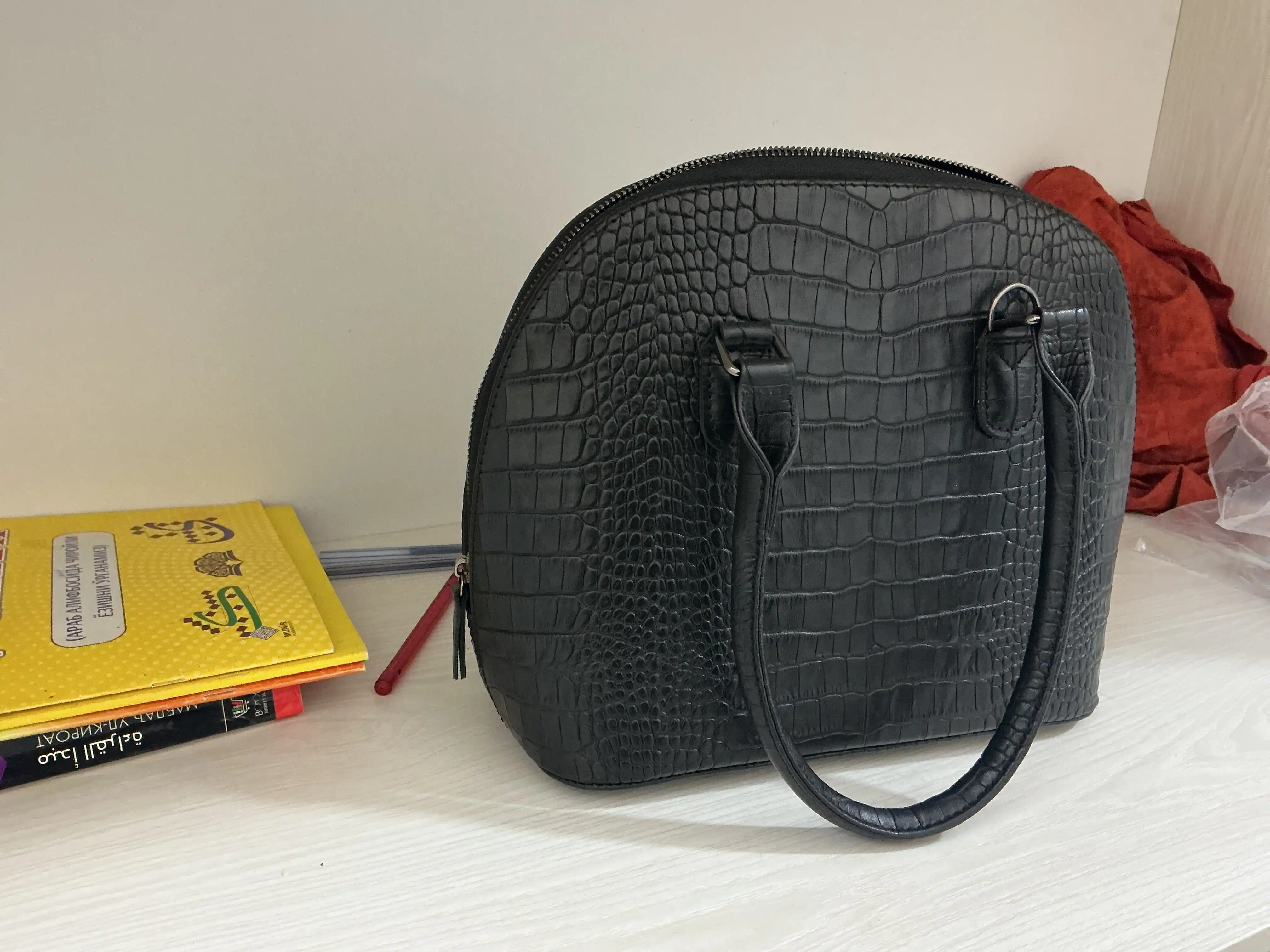 Ayollar sumkasi tabiiy charmdan Black Gator