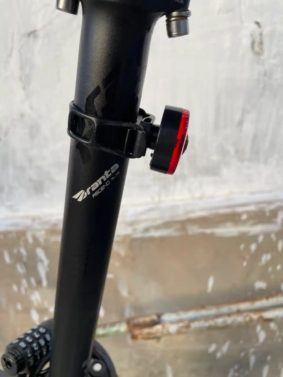 Velosiped orqa chirog‘i USB (3 rejim, 240°)