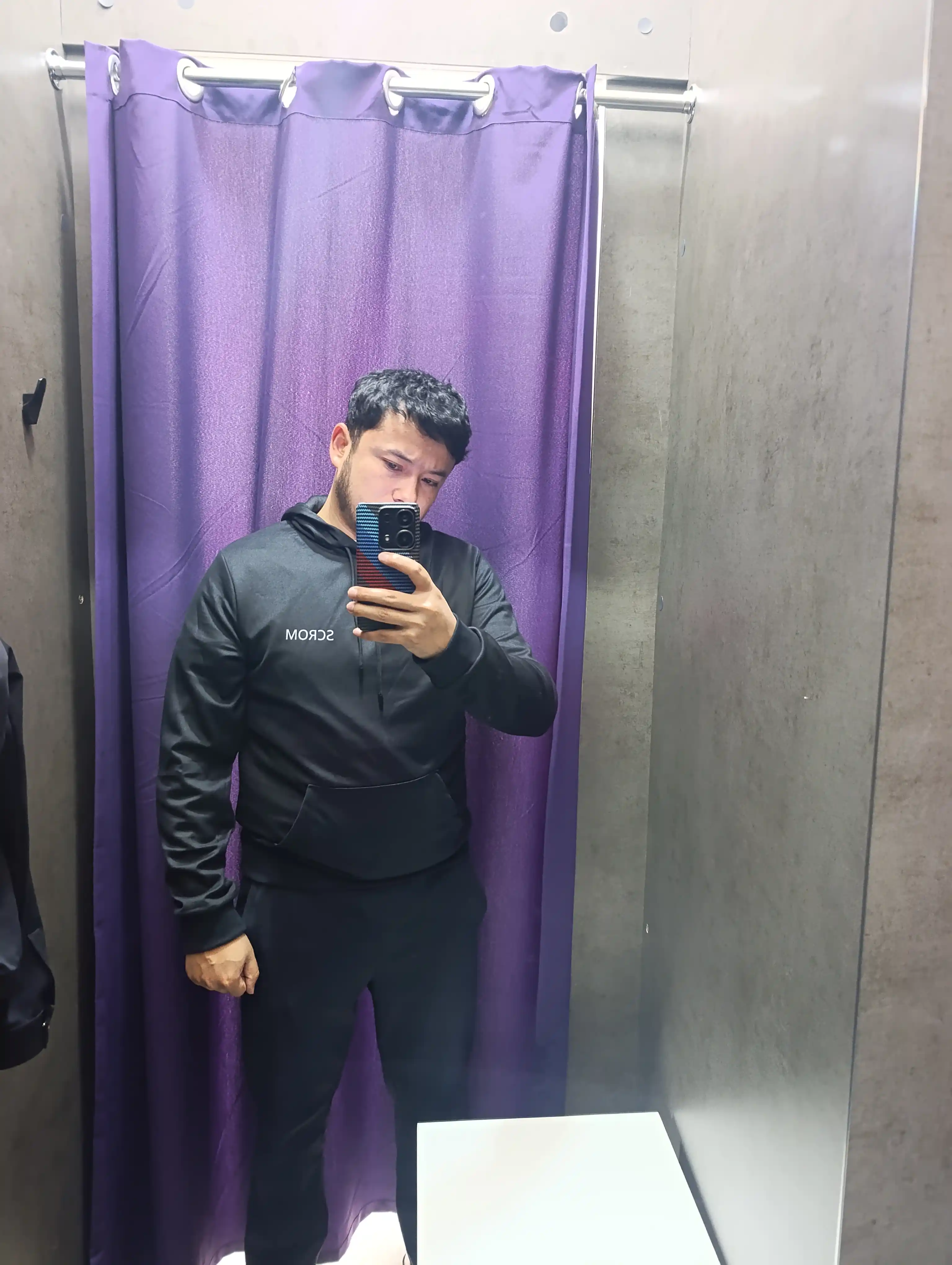 Erkaklar sport kostyumi. Bahor va kuz uchun. Oversize
