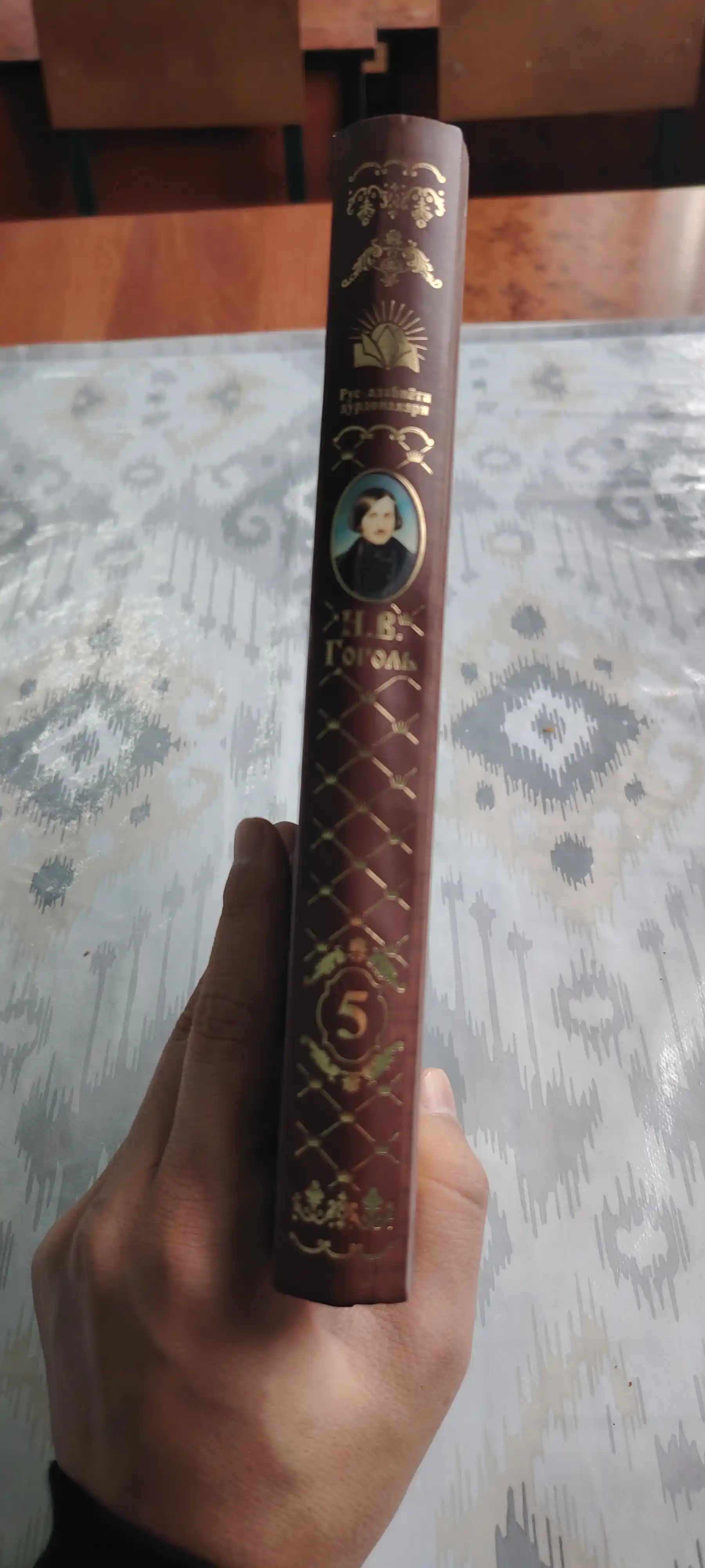 “O‘lik jonlar” — Nikolay Gogol asari, o`zbek tilida