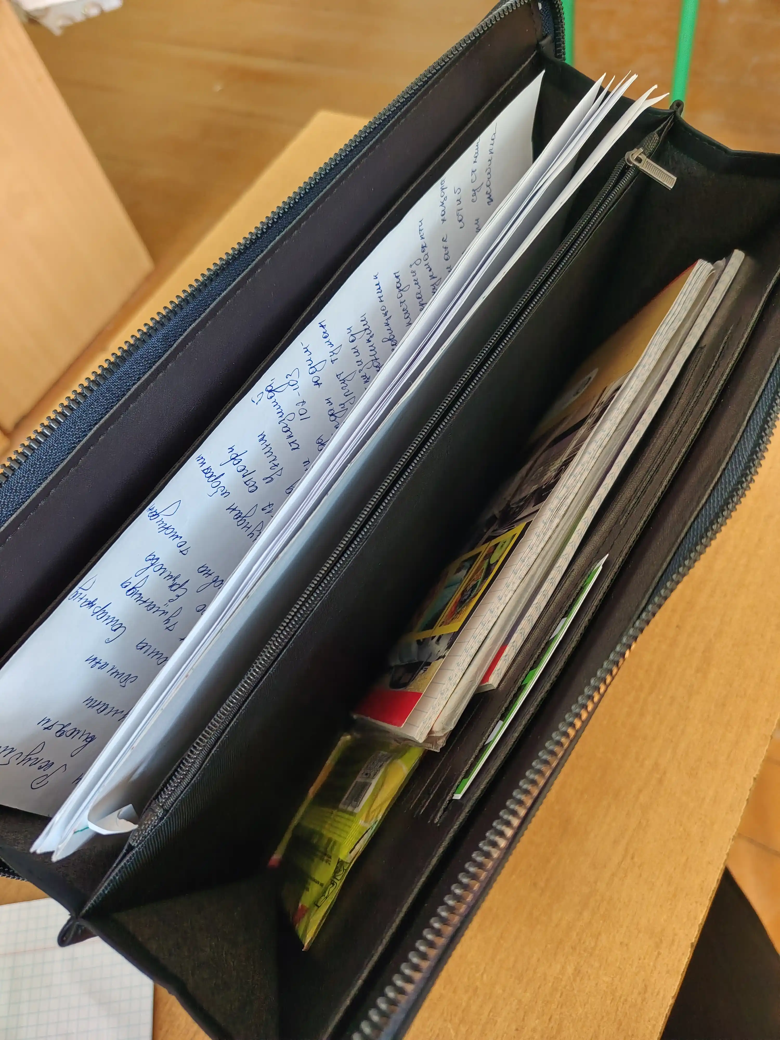 Erkaklar uchun yelkama sumka — o‘qish, ish, office va talabalar uchun variant
