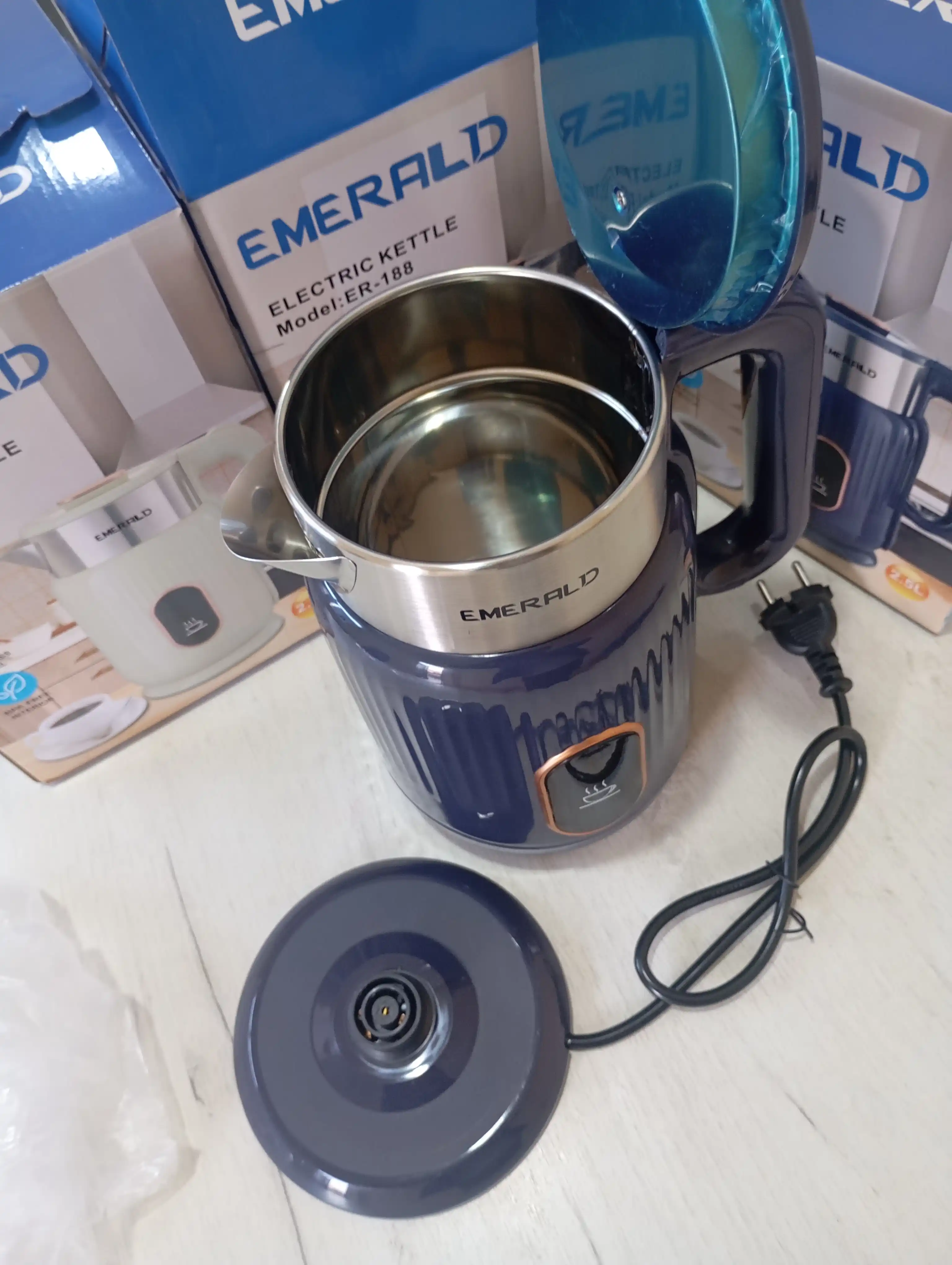 Elektr choynak 2,5 litr, 304 zanglamas po‘lat, 360° aylanuvchi baza, 1800W
