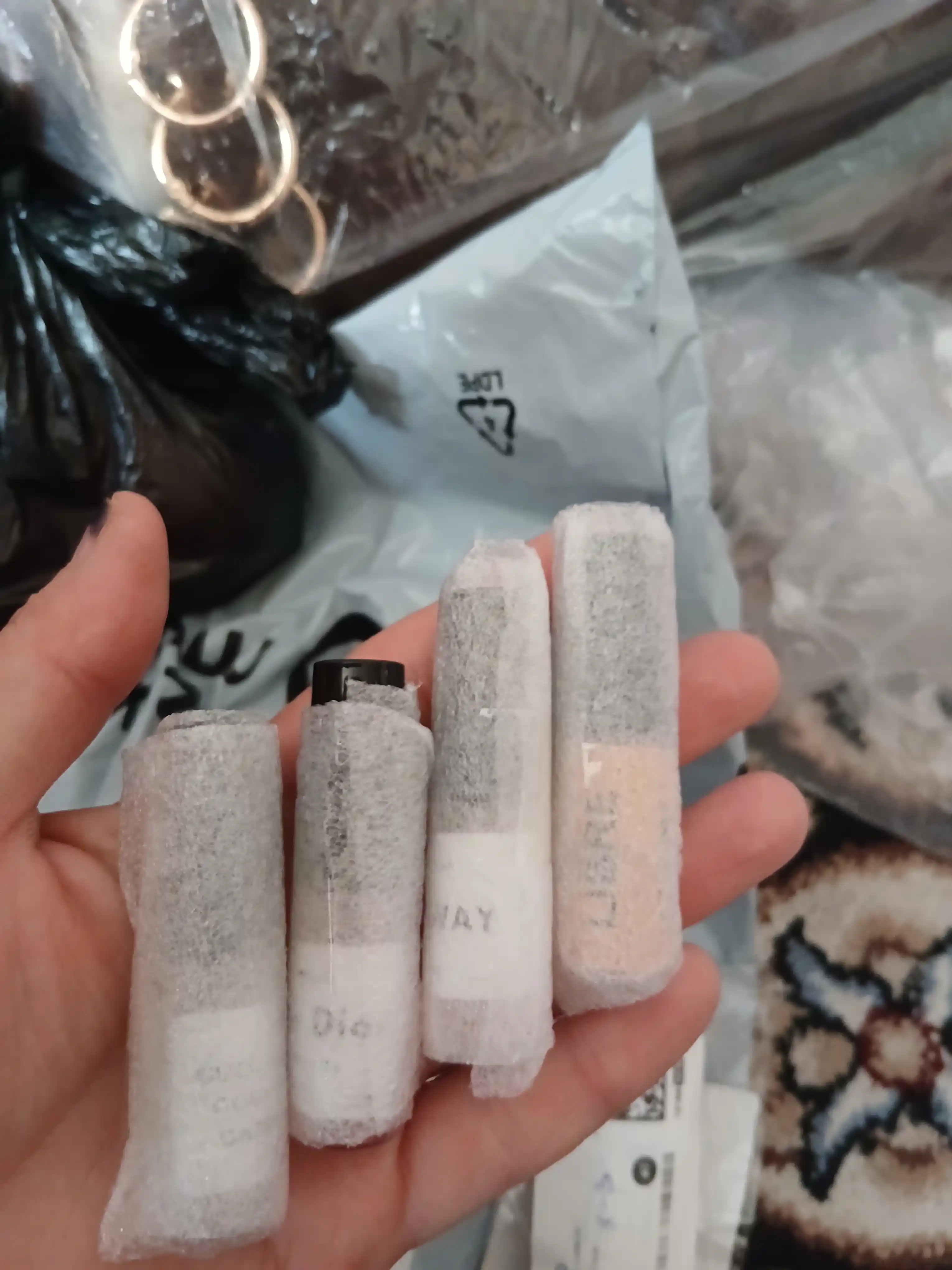 Atirlar ayollar uchun nabor Libre, Lost Cherry, Miss Dior, My Way, Today, Cherish, Versace