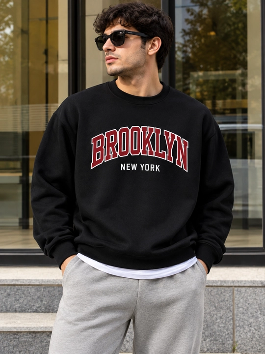 Erkaklar uchun oversize svitshot BROOKLYN NEW YORK, qora rangli uzun yengli sweatshirt