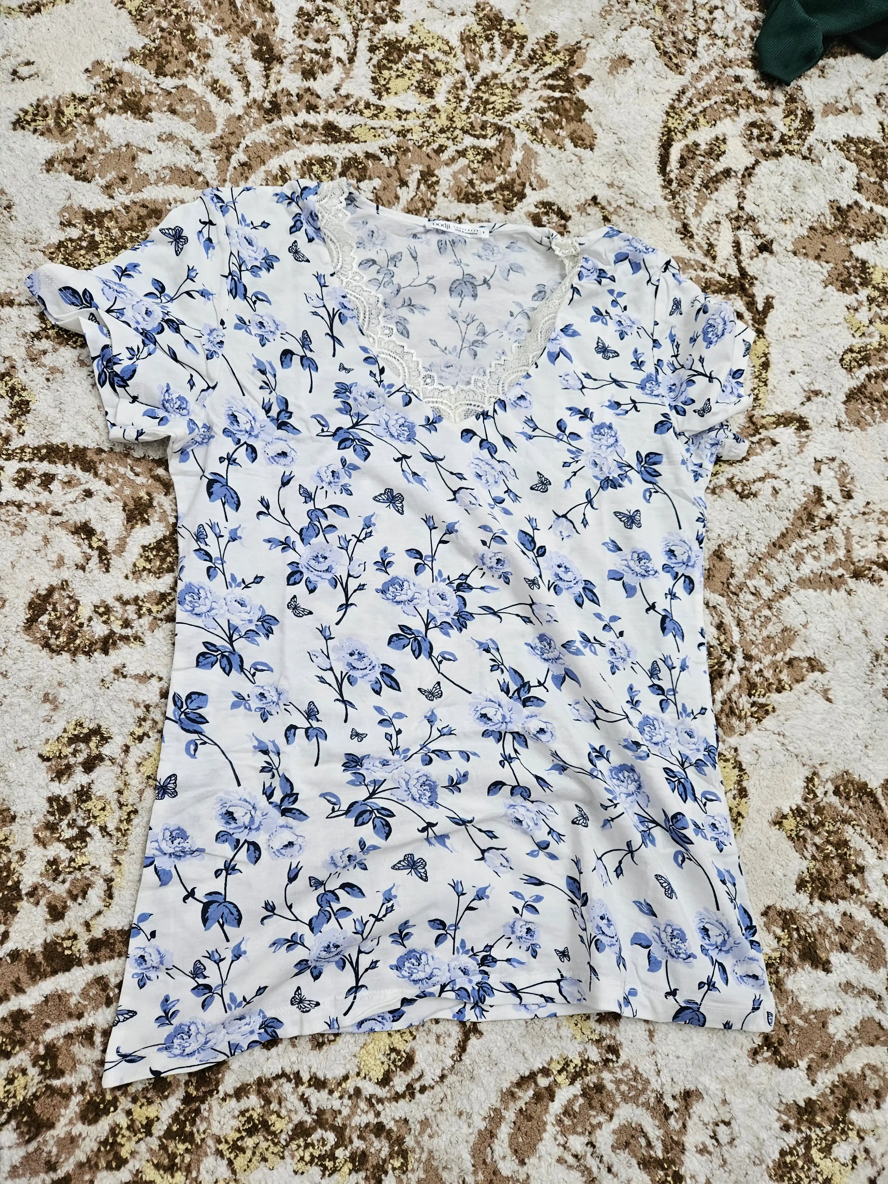 Ayollar pijamasi, tungi kiyimlar va ayollar uy kiyimi