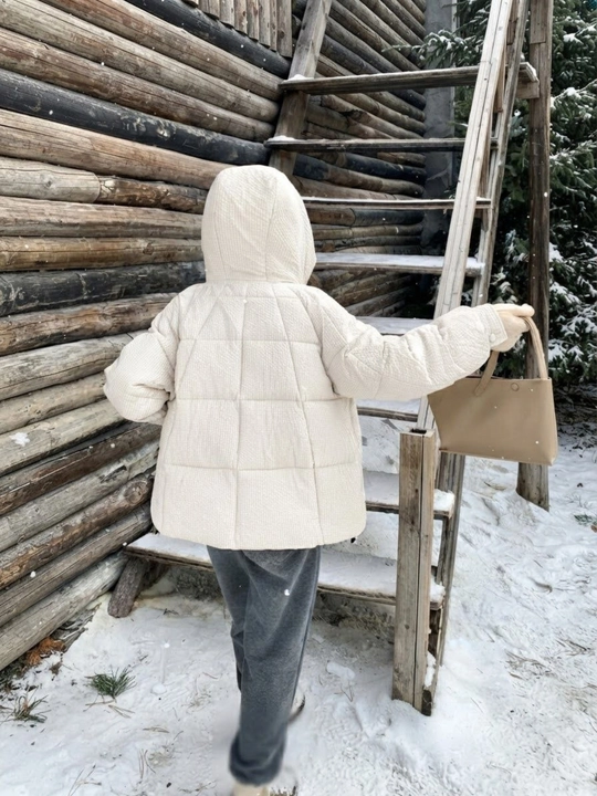 Женские и девичьи куртки, верхняя одежда и теплые пуховики; осенняя и зимняя одежда