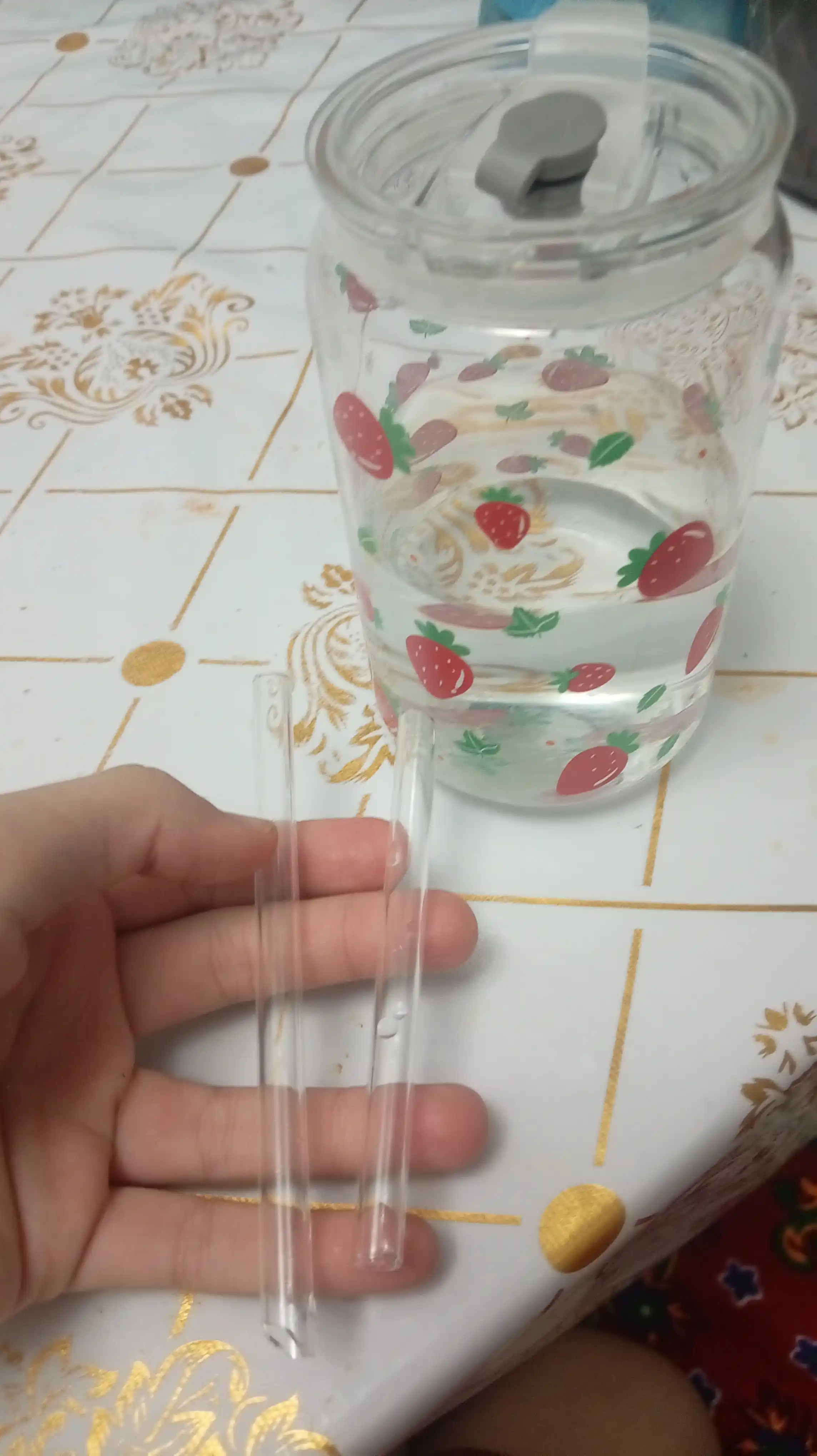 Стеклянный стакан, с трубочкой для напитков
