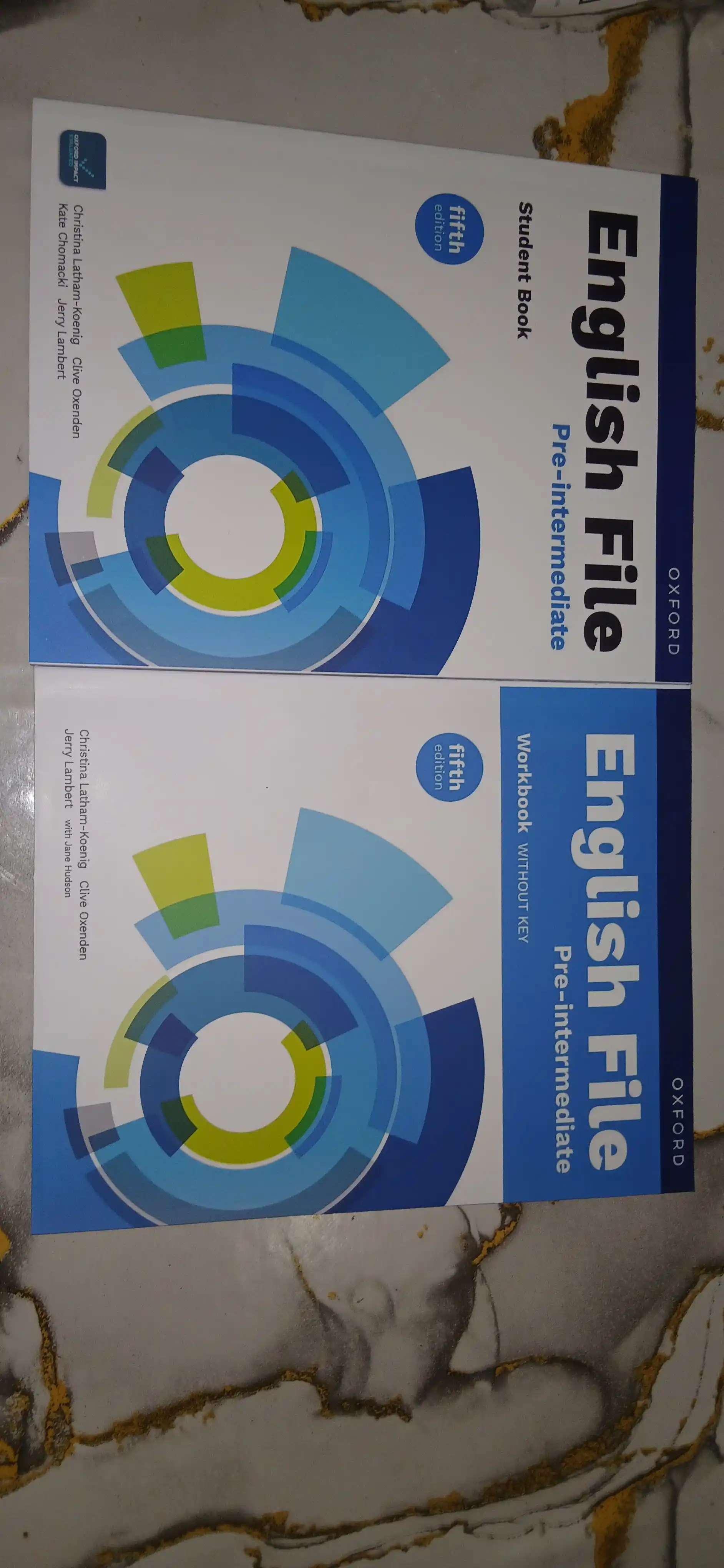 English File 5th Edition — учебник английского языка