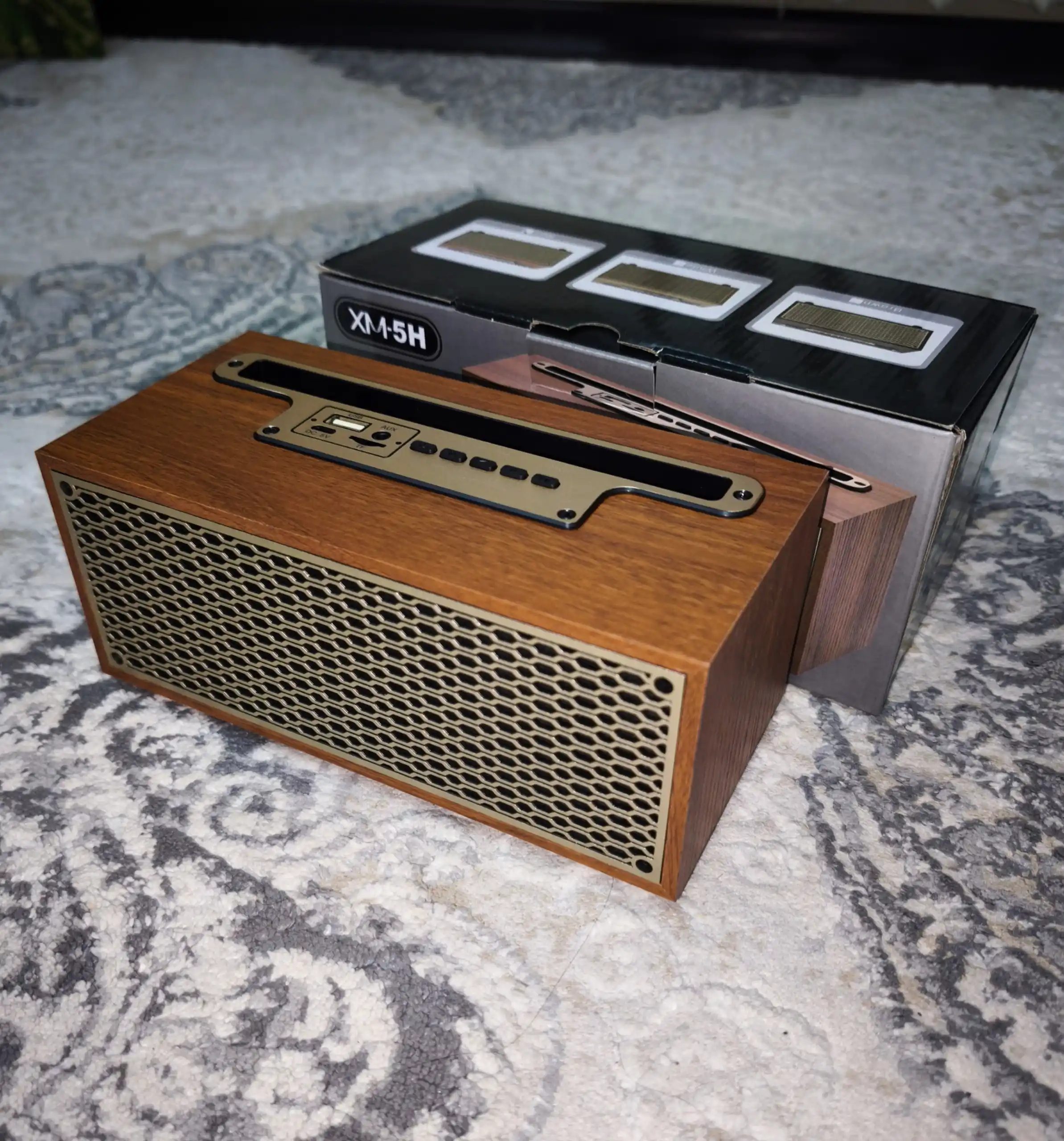 Retro kalonka XM-5H: simsiz bluetooth va FM radioli yog'och akustika, bluetooth kolonkasi