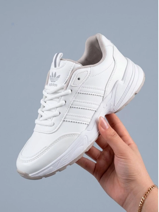 Ayollar krossovkasi, adidas, platformali, sport uslubida, kuz-qish, 36-40 o'lchamda - 