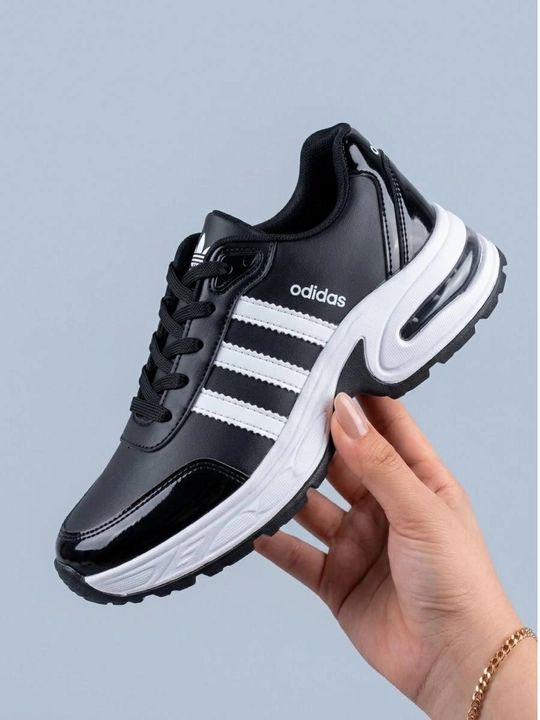 Ayollar krossovkasi, adidas, platformali, sport uslubida, kuz-qish, 36-40 o'lchamda - 