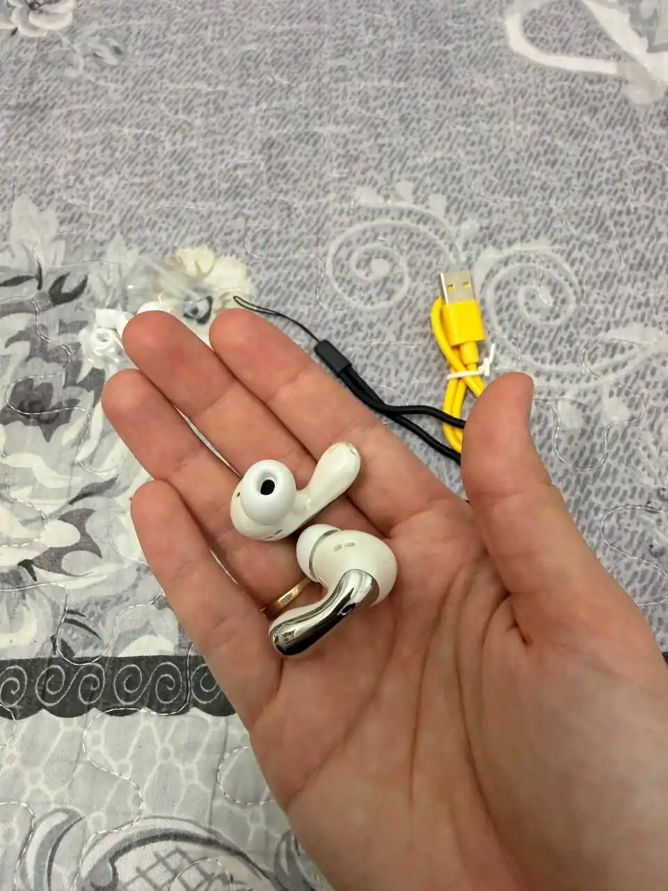 Simsiz  Bluetooth quloqchinlar ,mikrofonli, sensorli, suvdan himoyalangan, naushnik