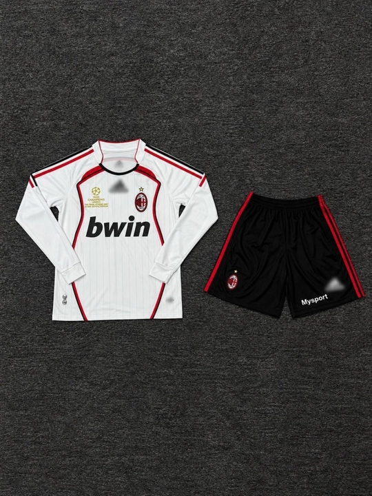Retro futbol formasi