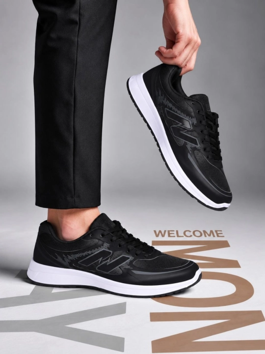 Erkaklar uchun zamonaviy va qulay kundalik krossovkalar
