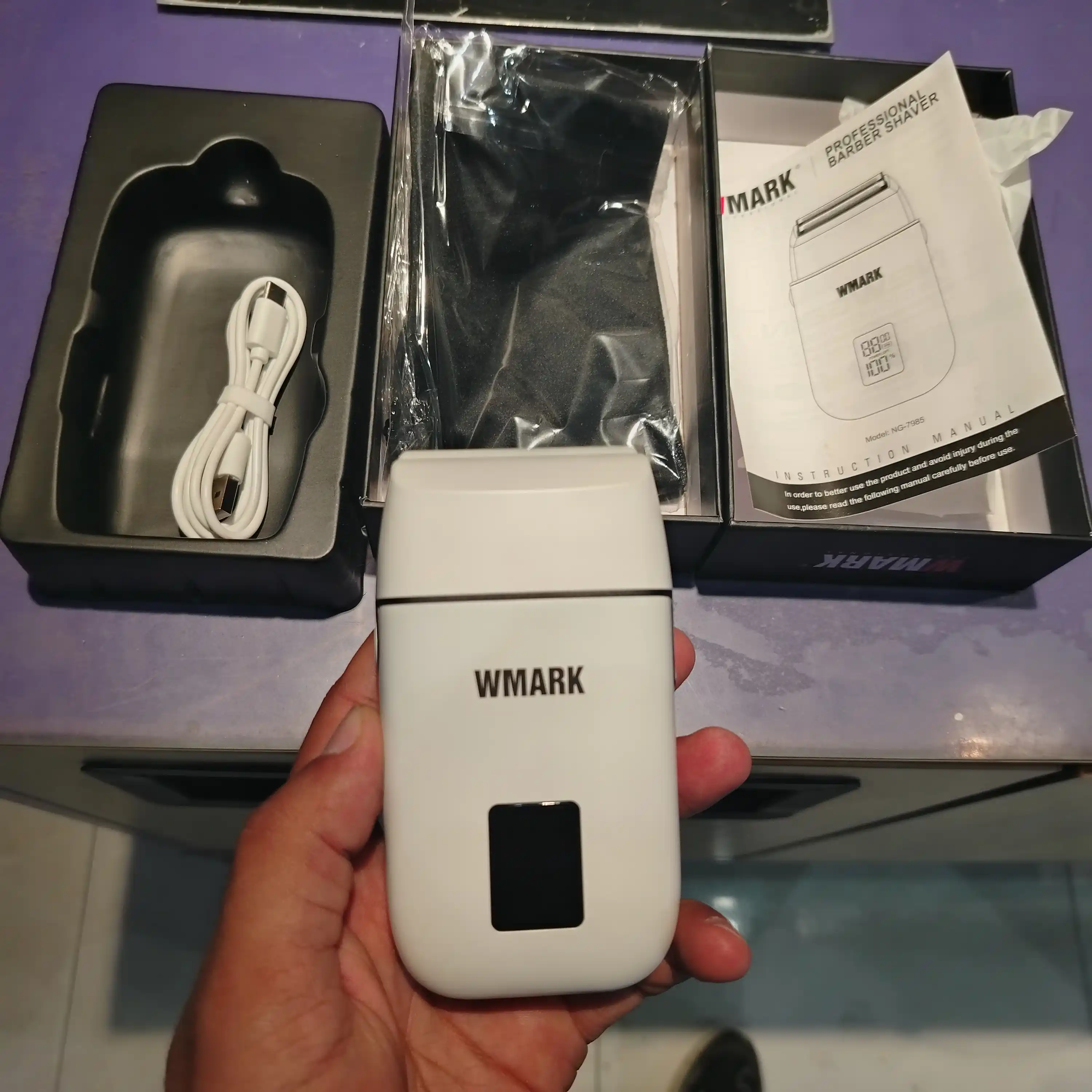Soqol olish mashinasi WMARK o‘rnatilgan trimmer bilan, simsiz shaver