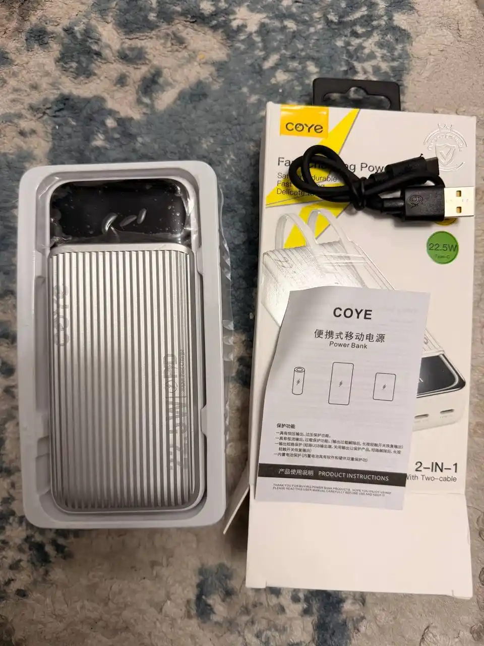 Tashqi akkumulyator Power Bank 20000–30000 mAh, 22.5W, 2 ta ichki kabel bilan