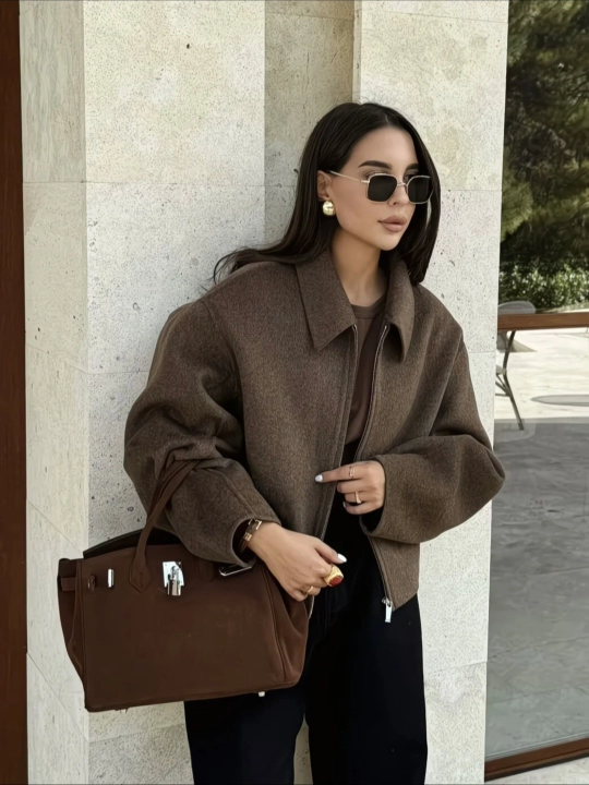 Ayollar va qizlar uchun klassik, uncha qalin bo‘lmagan, erkin bichimli palto