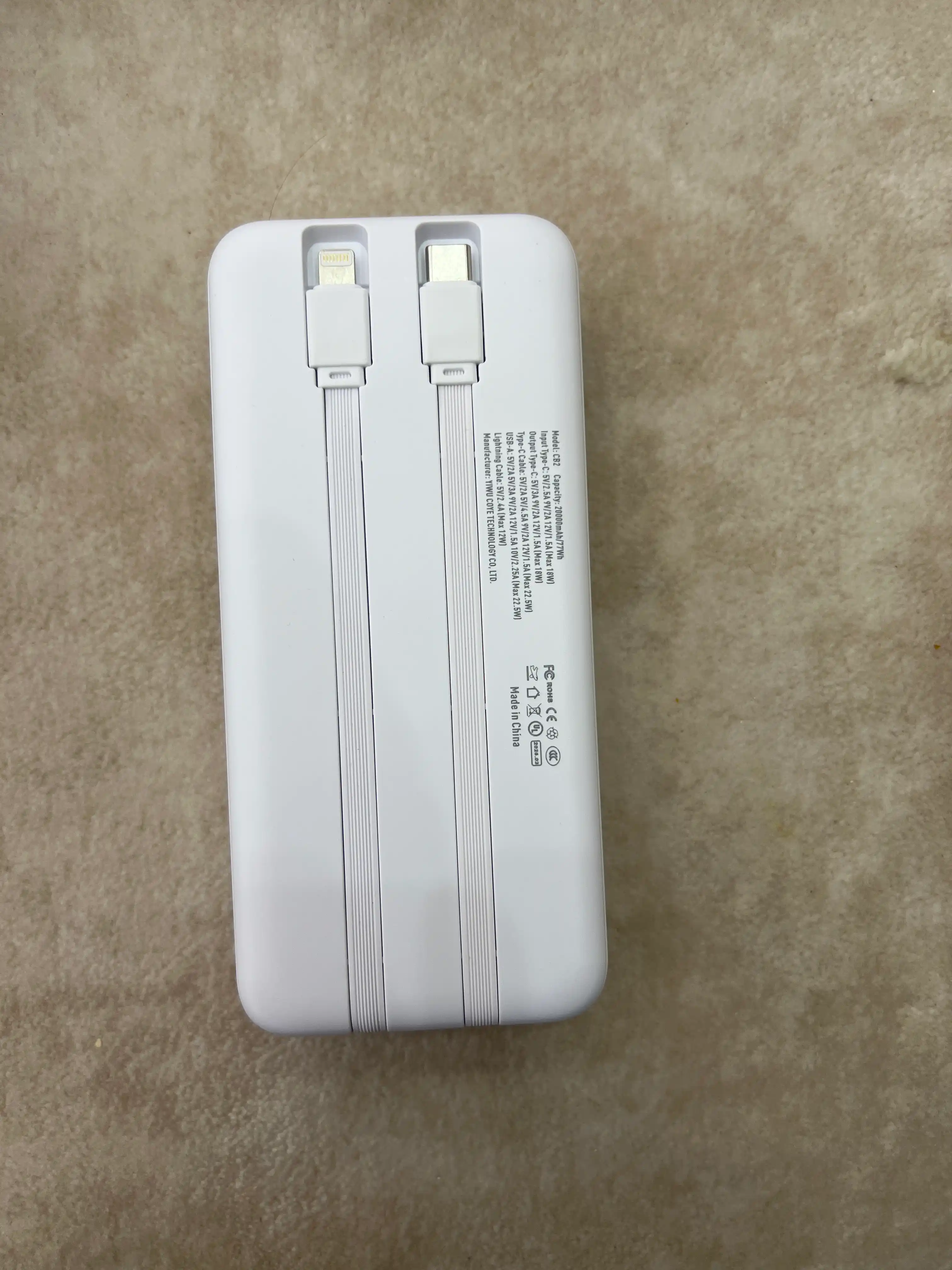Tashqi akkumulyator Power Bank 20000–30000 mAh, 22.5W, 2 ta ichki kabel bilan