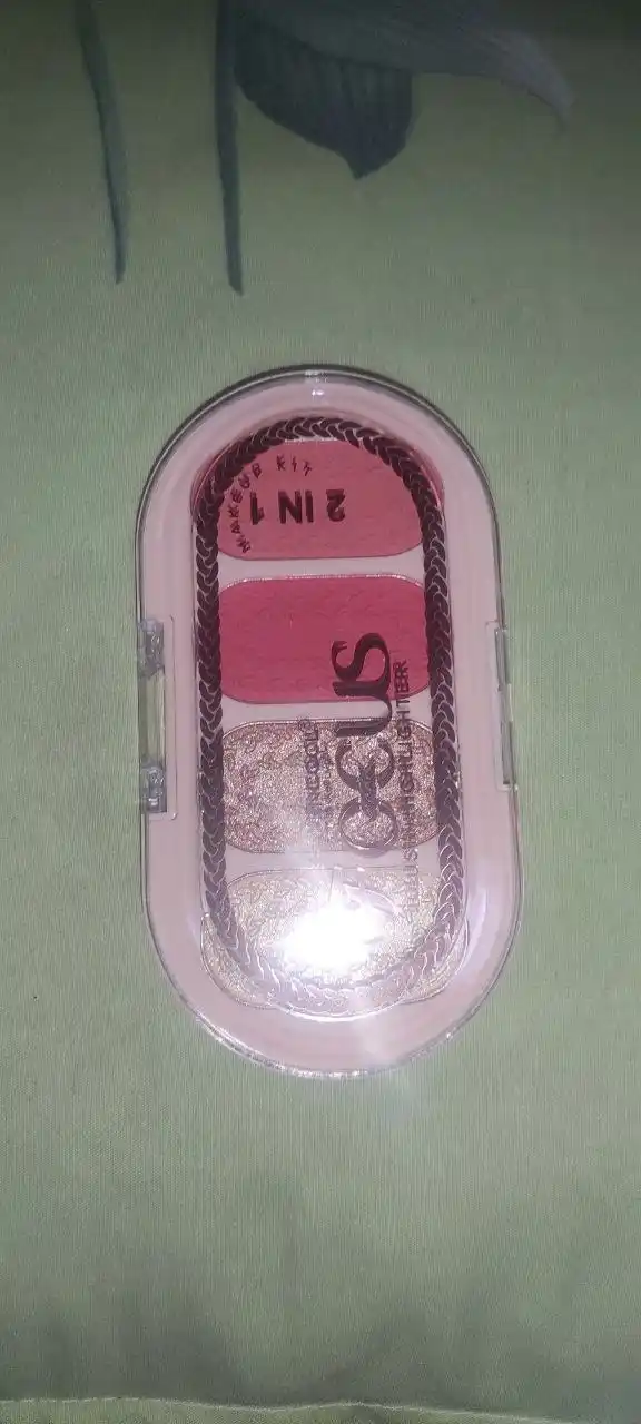Yuz uchun rumyana va xaylayter paletkasi 2-in-1 SEVENCOOL Focus Blush & Highlighter