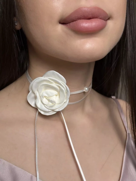 Levelara ayollar uchun chokerlar zamonaviy va nafis dizayn