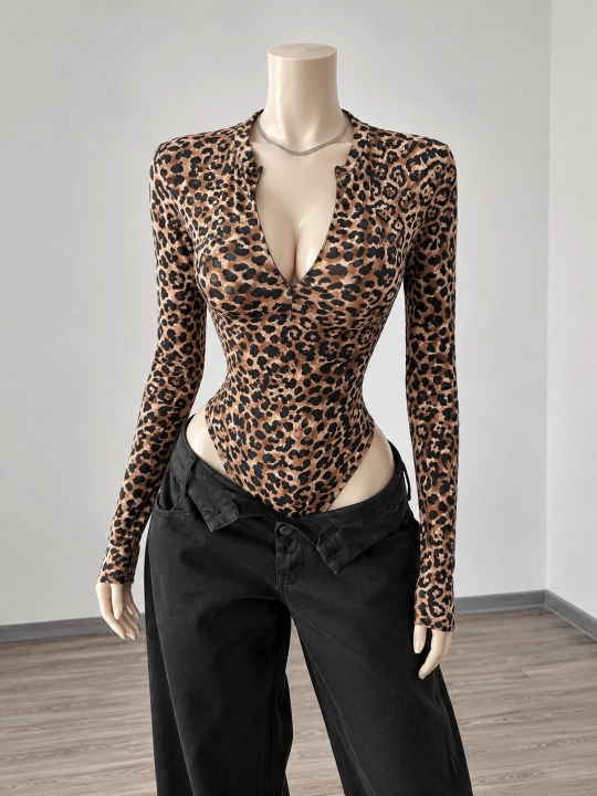 Ayollar uchun leopard naqshli uzun yengli bodi - 