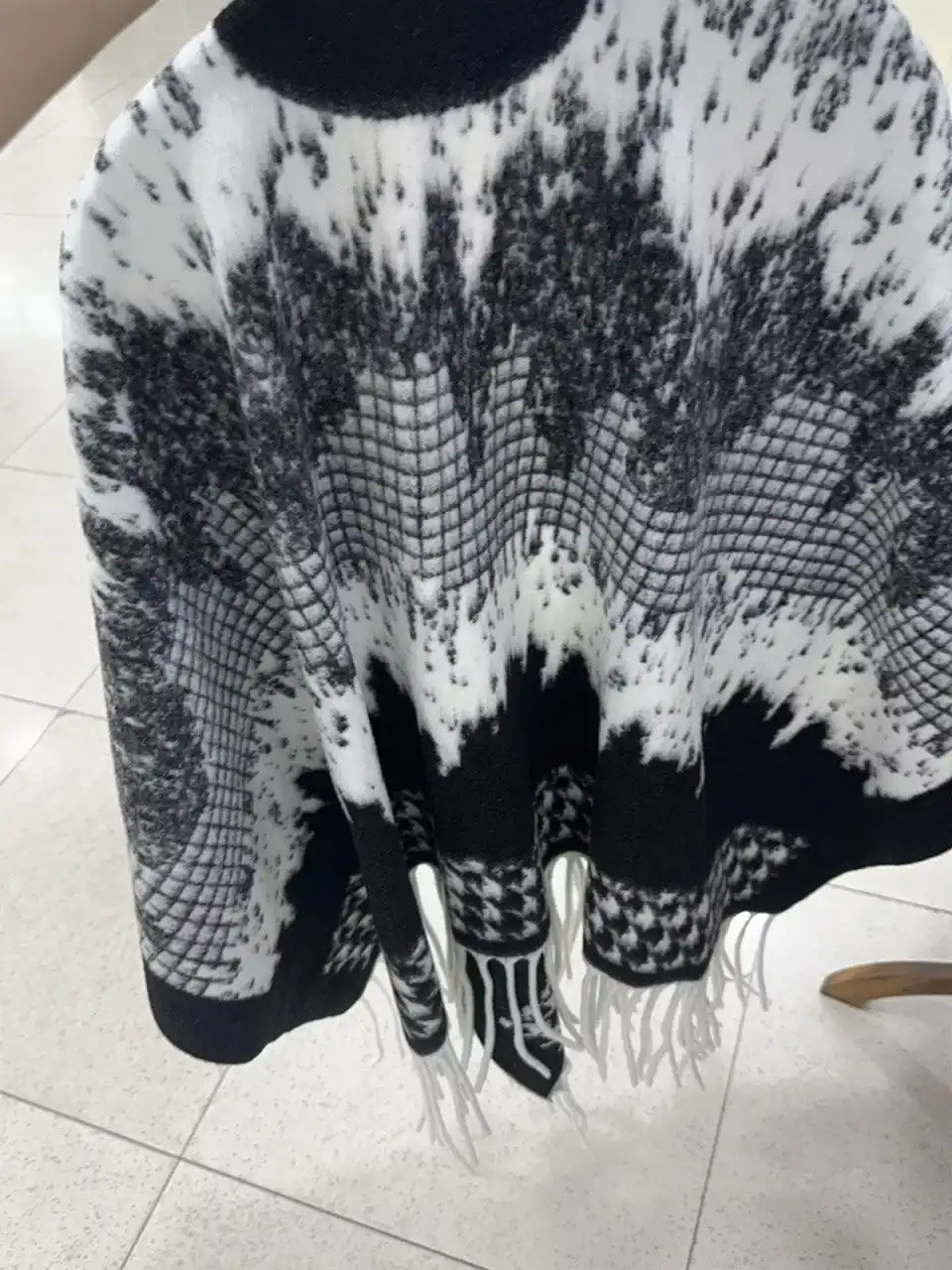 Ayollar uchun eko-kashmir poncho, sochli issiq ayollar yopinchig‘i, 48-54 rangli kardigan