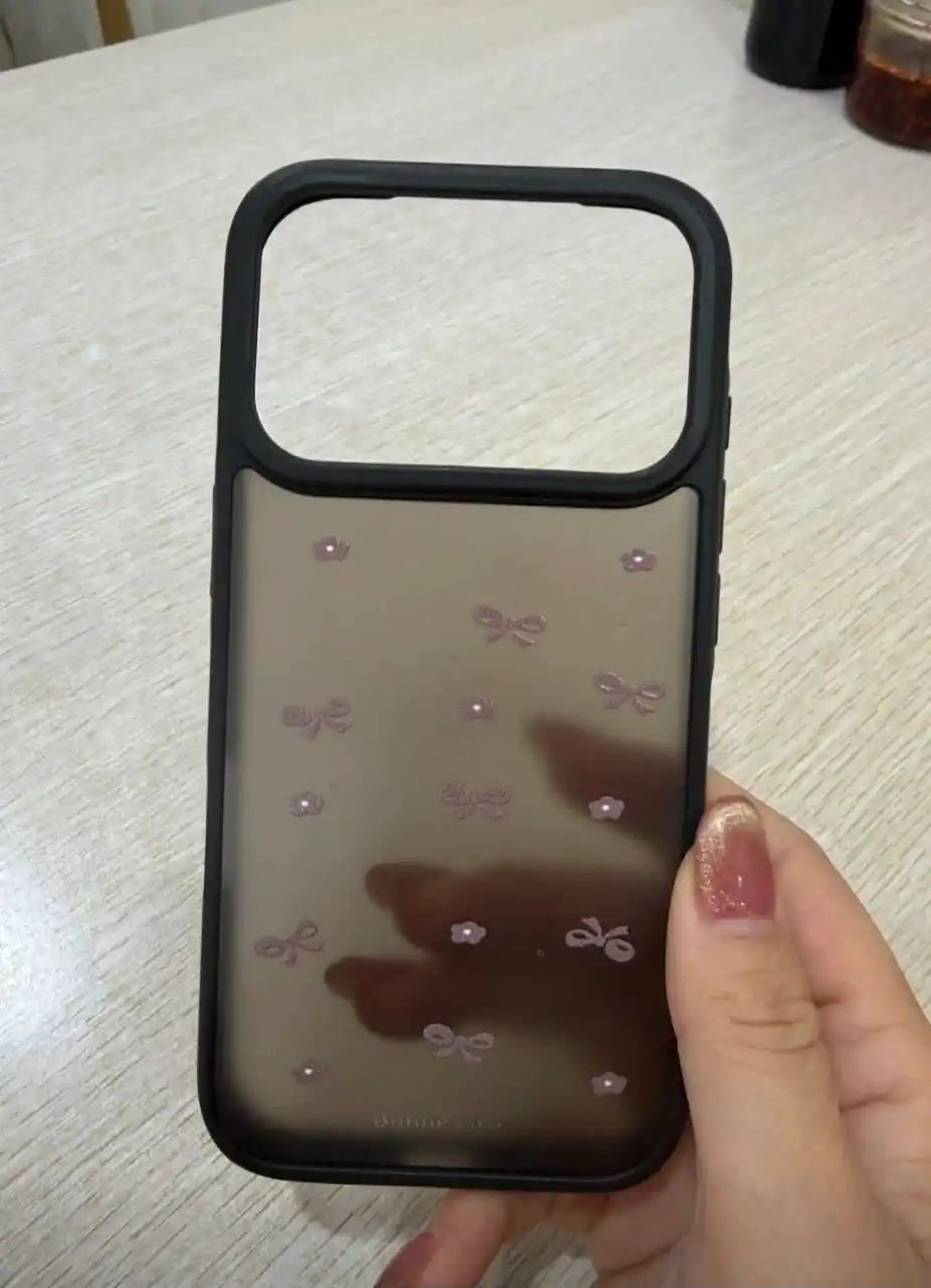 IPhone 15, 16, 17 Pro/Pro Max uchun g‘ilof