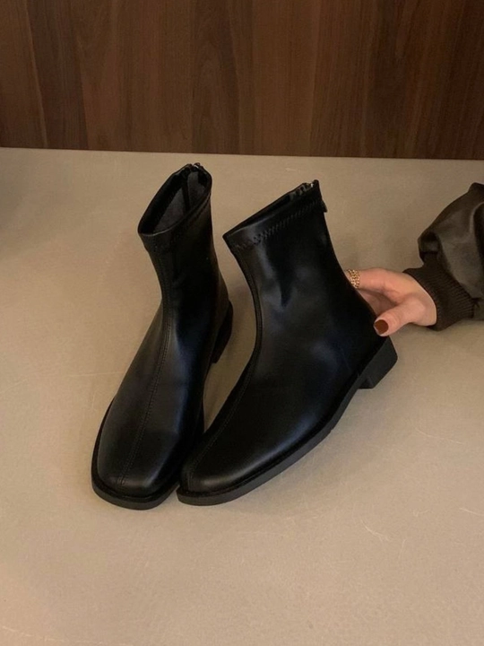 Ayollar etiklari, qishki etiklar mo‘ynali botfordlar, poshnasi 2 sm