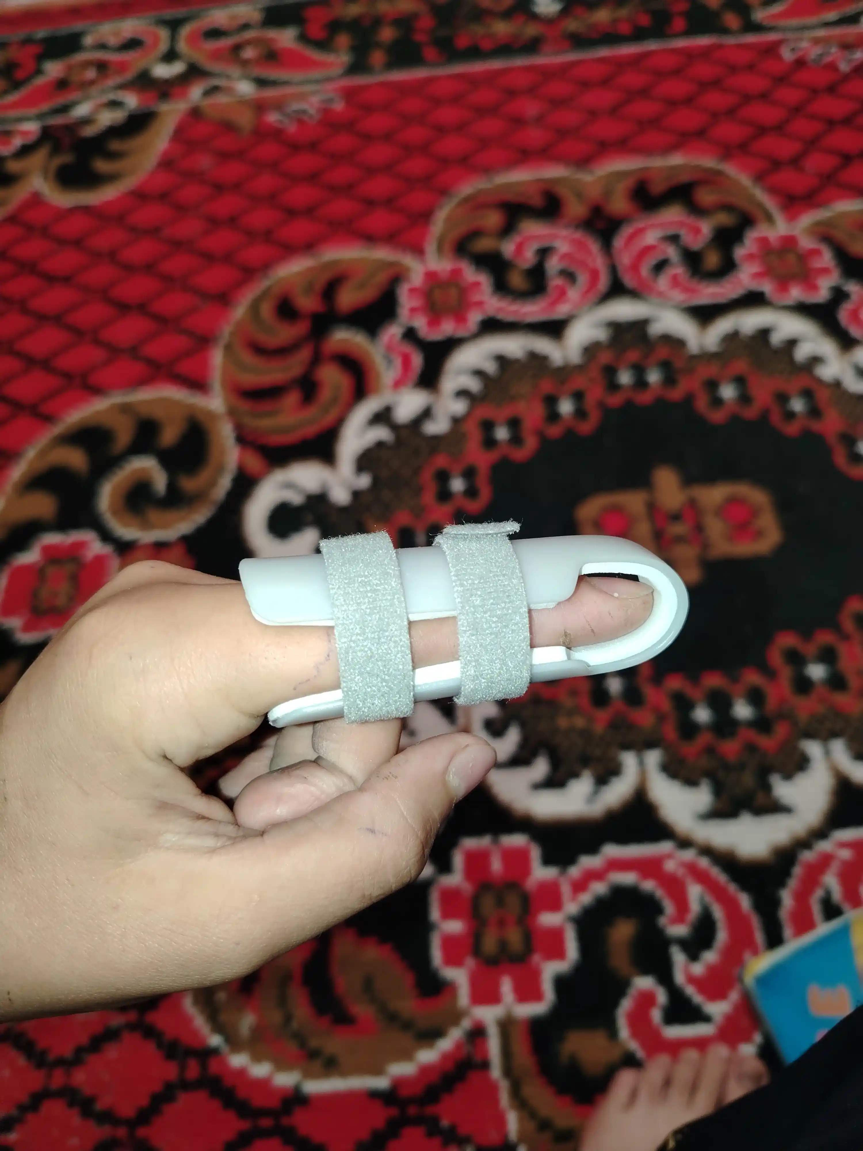 Barmoq uchun ortopedik fiksator (shinali)