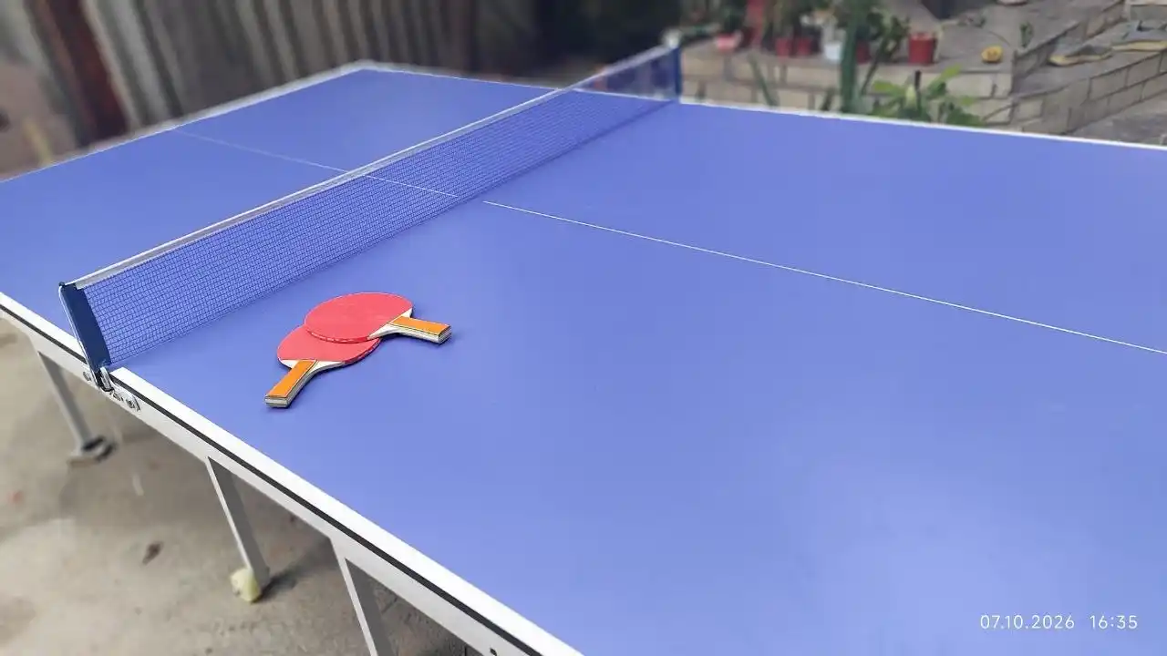 Stol tennisi Stol o'lchami: 274 x 152.5 x 76 sm MDF Stol og'irligi: 68 kg