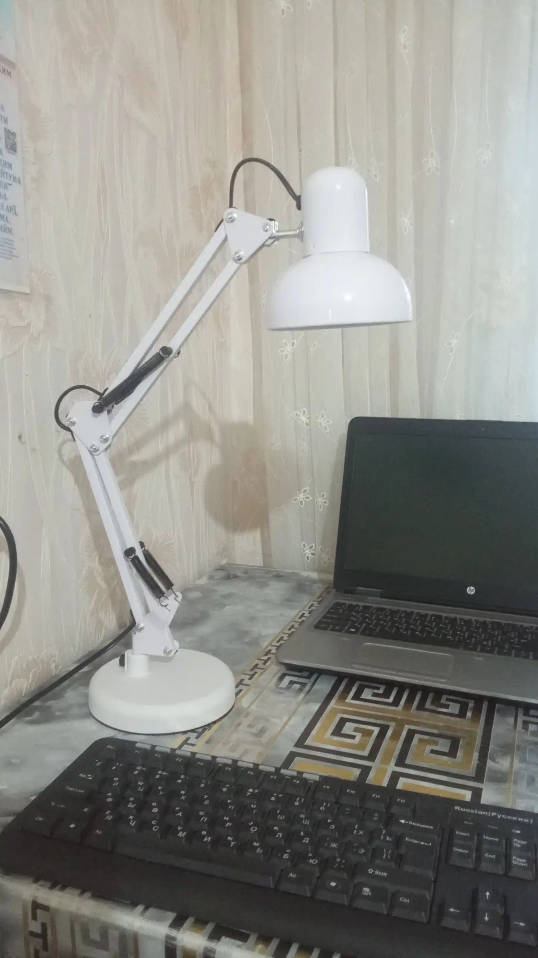 Stol chirogi. uyingiz va ofisingiz uchun juda kerakli bolgan mahsulot. Balandligi 90cm
