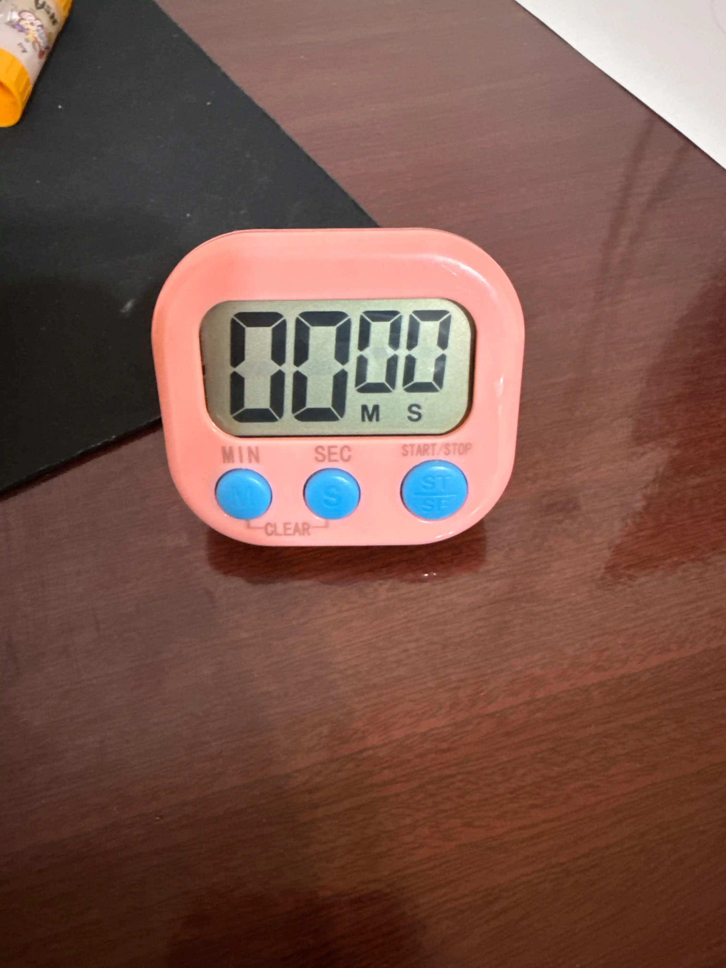 Magnitdagi elektron oshxona taymer, baland ovozli signal, tuxum qaynatish uchun