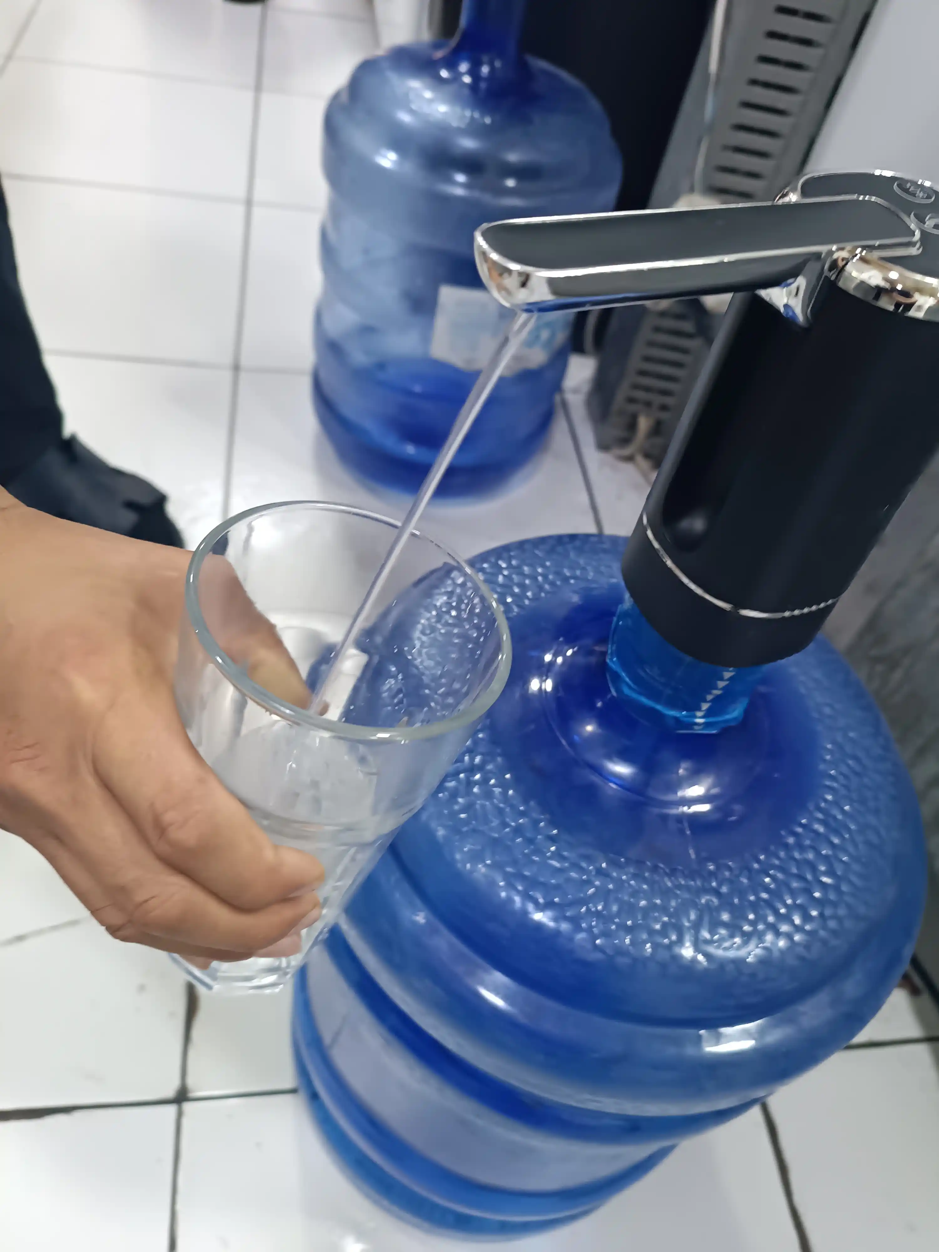 Электрическая помпа-диспенсер для воды, Универсальная для 5/10/18.9 л бутылей