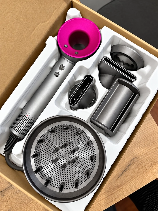 Parraksiz fen Leafless Hair Dryer, 3 harorat, 3 tezlik, nasadkalar bilan